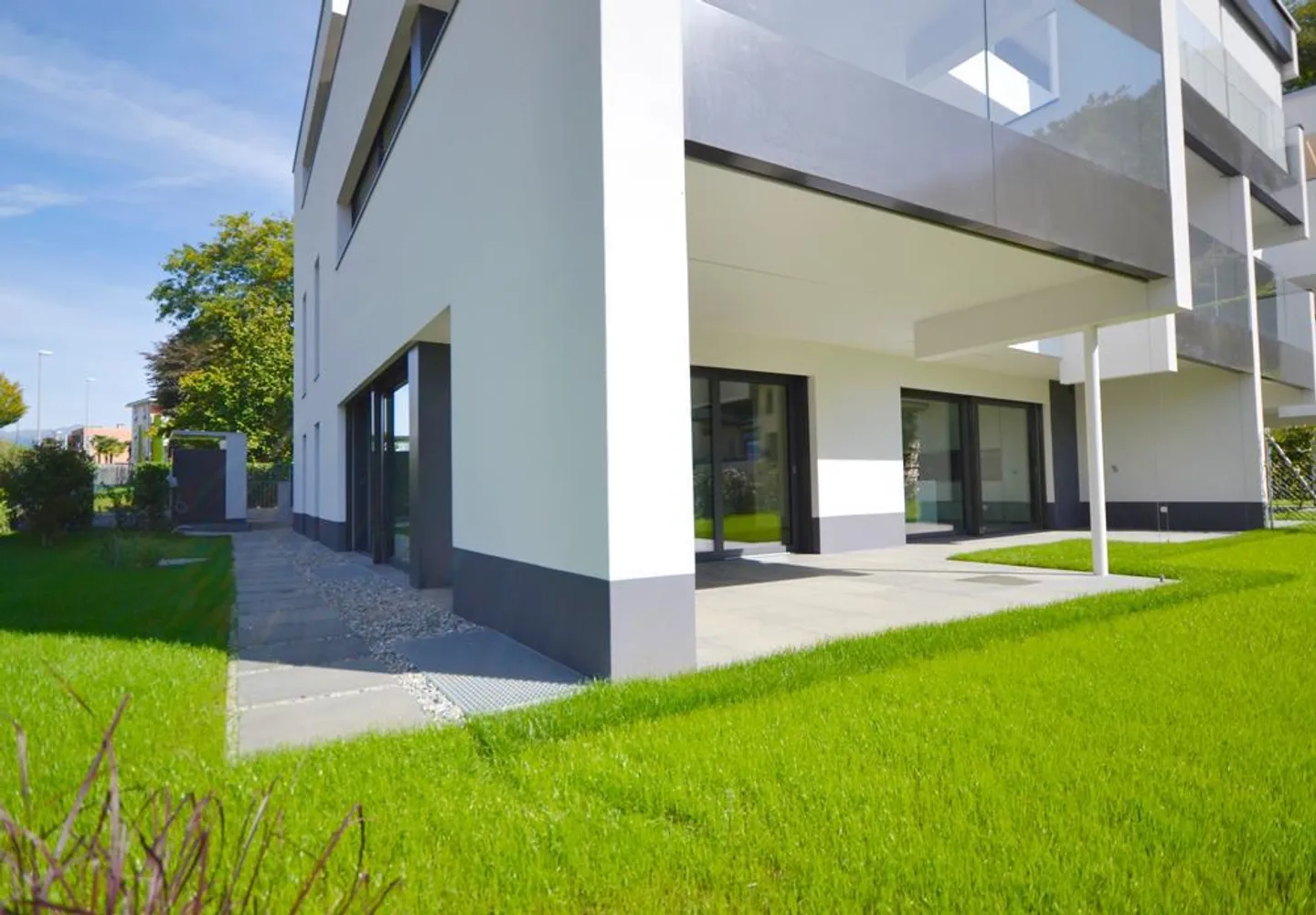 Montagnola Arasio, modern 4.5 rooms with private garden - Photo 8 of 29