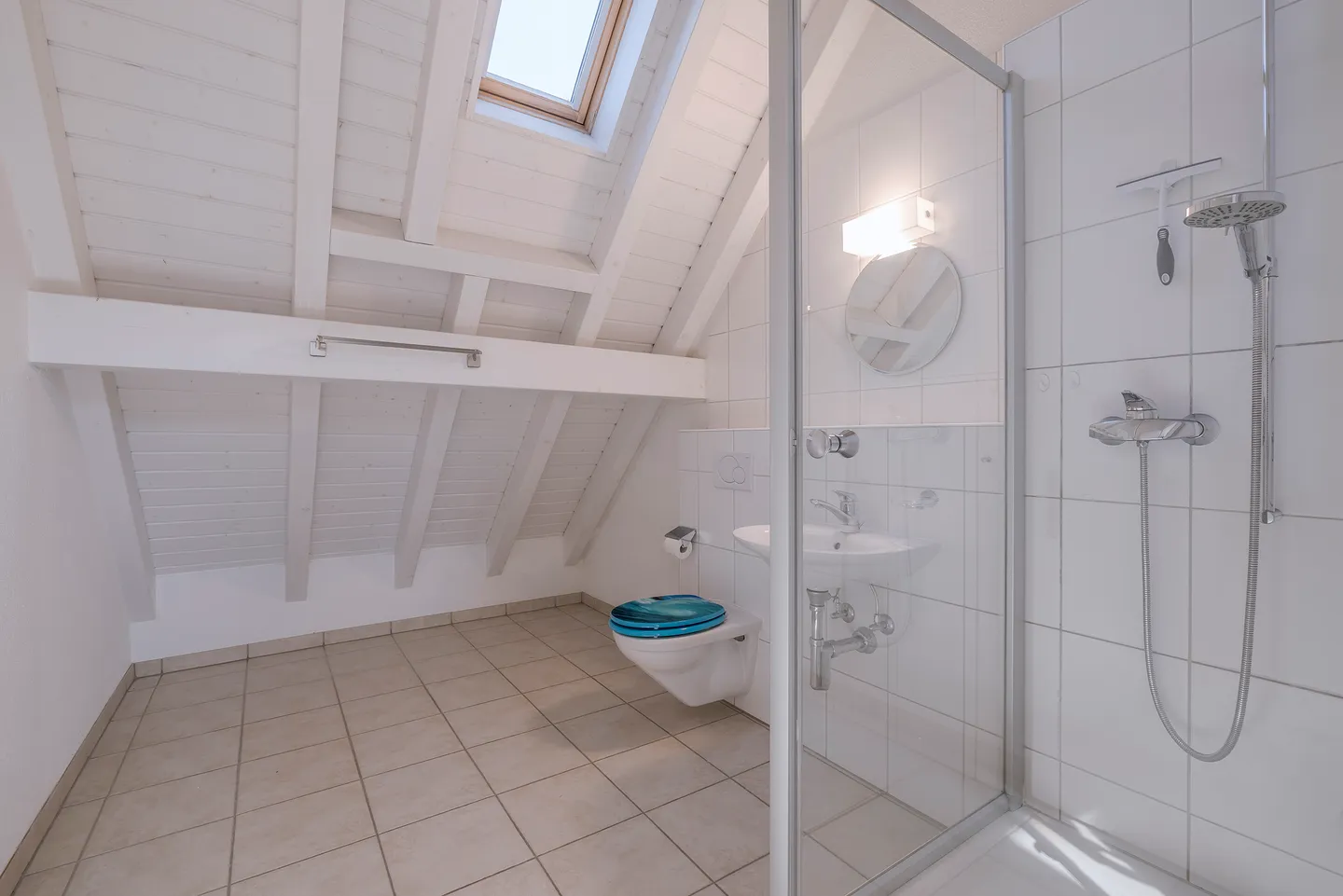 Charming Maisonette Apartment - Laupen - Photo 9 of 10