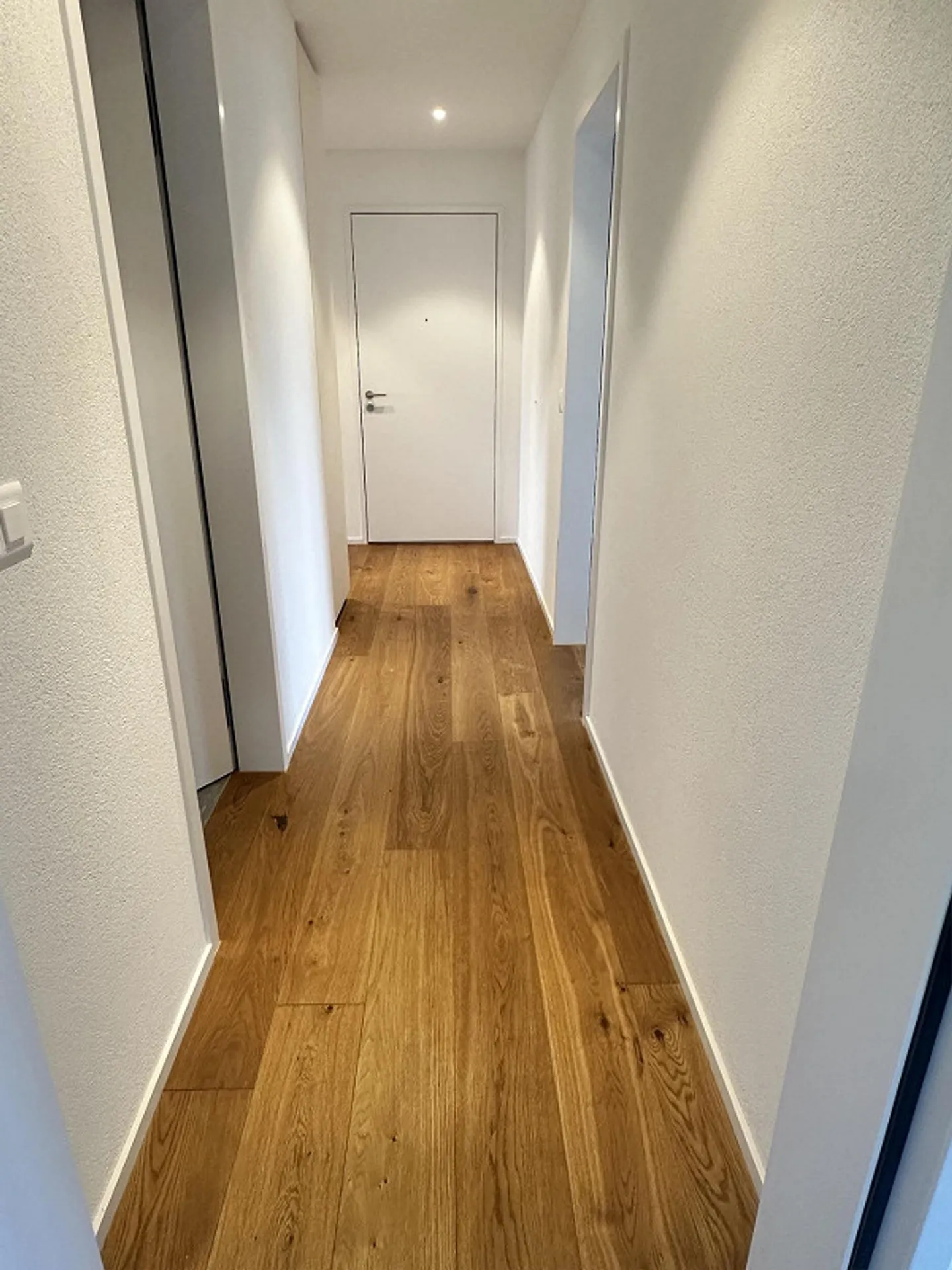 Moderne 3.5-Zimmer-Wohnung mit Terrasse - Foto 9 von 14