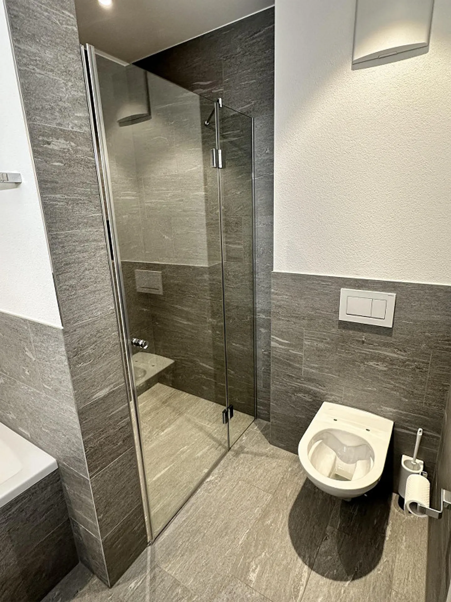 Moderne 3.5-Zimmer-Wohnung mit Terrasse - Foto 12 von 14