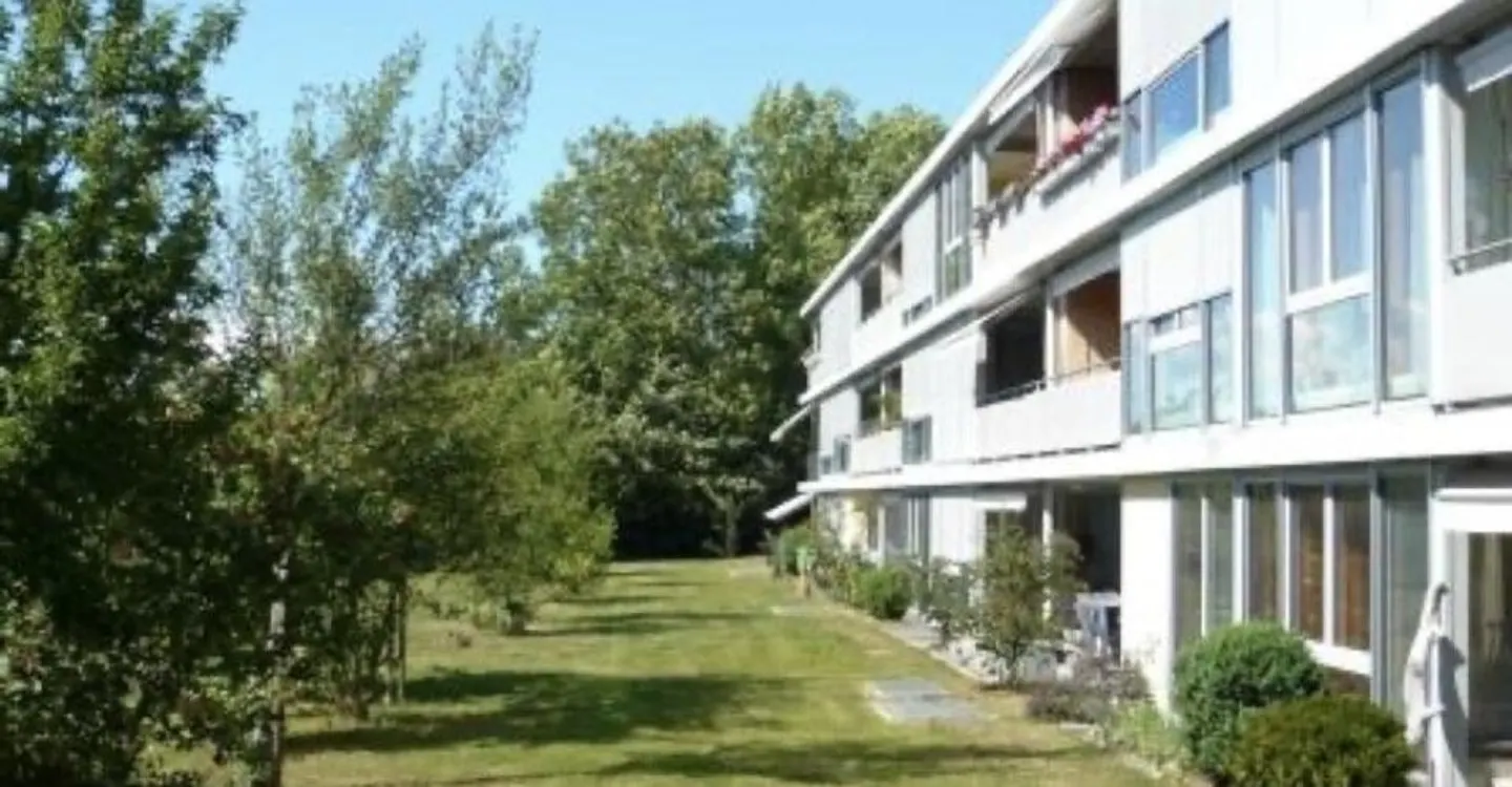 Situato in un quartiere tranquillo e familiare - Foto 3 di 3