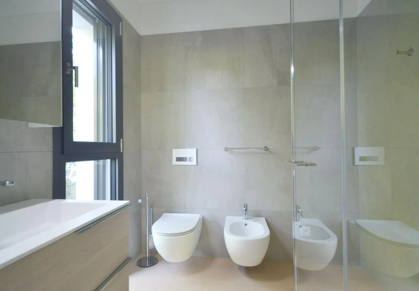 Montagnola Arasio, modern 4.5 rooms with private garden - Photo 13 of 29
