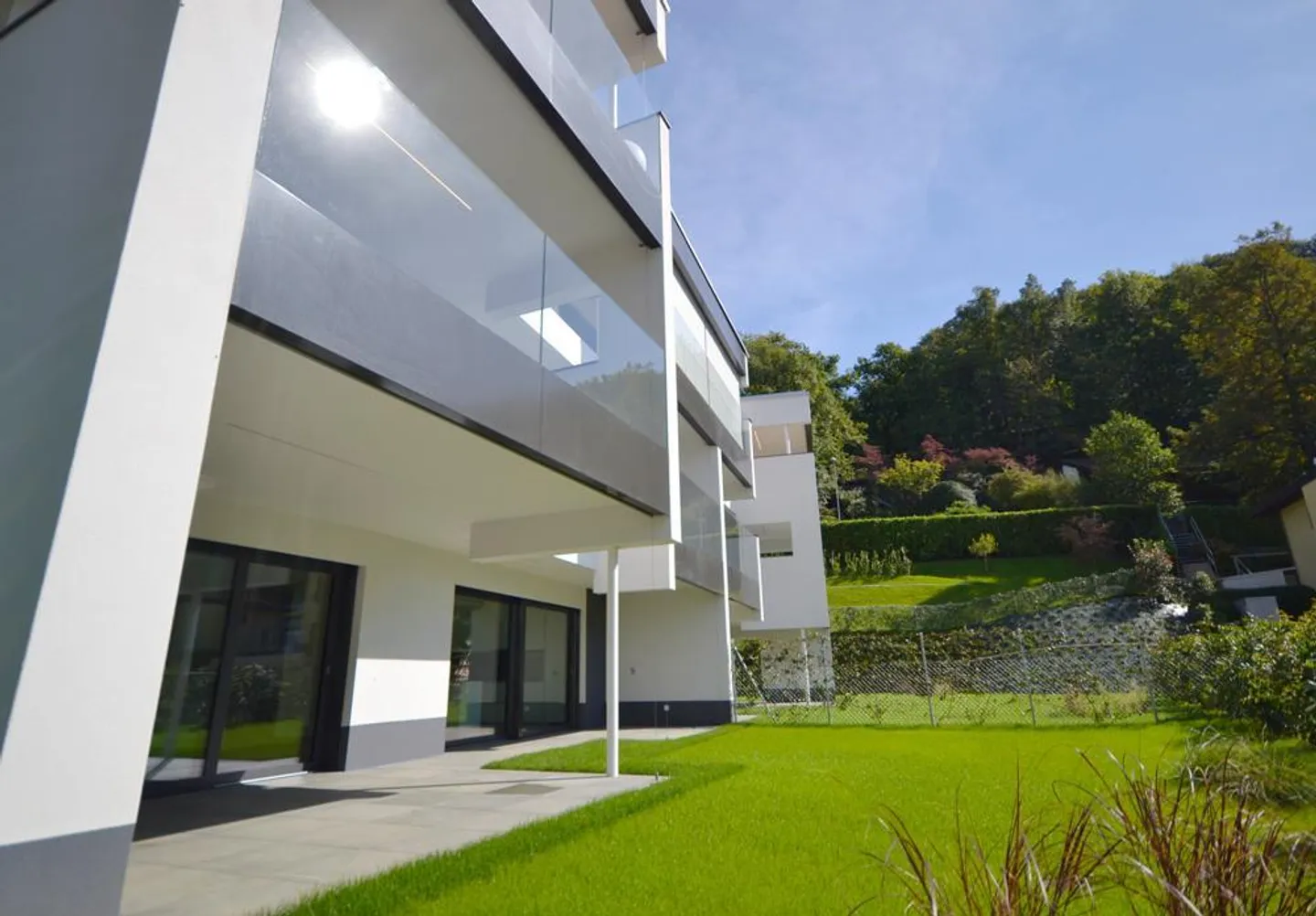 Montagnola Arasio, modern 4.5 rooms with private garden - Photo 24 of 29