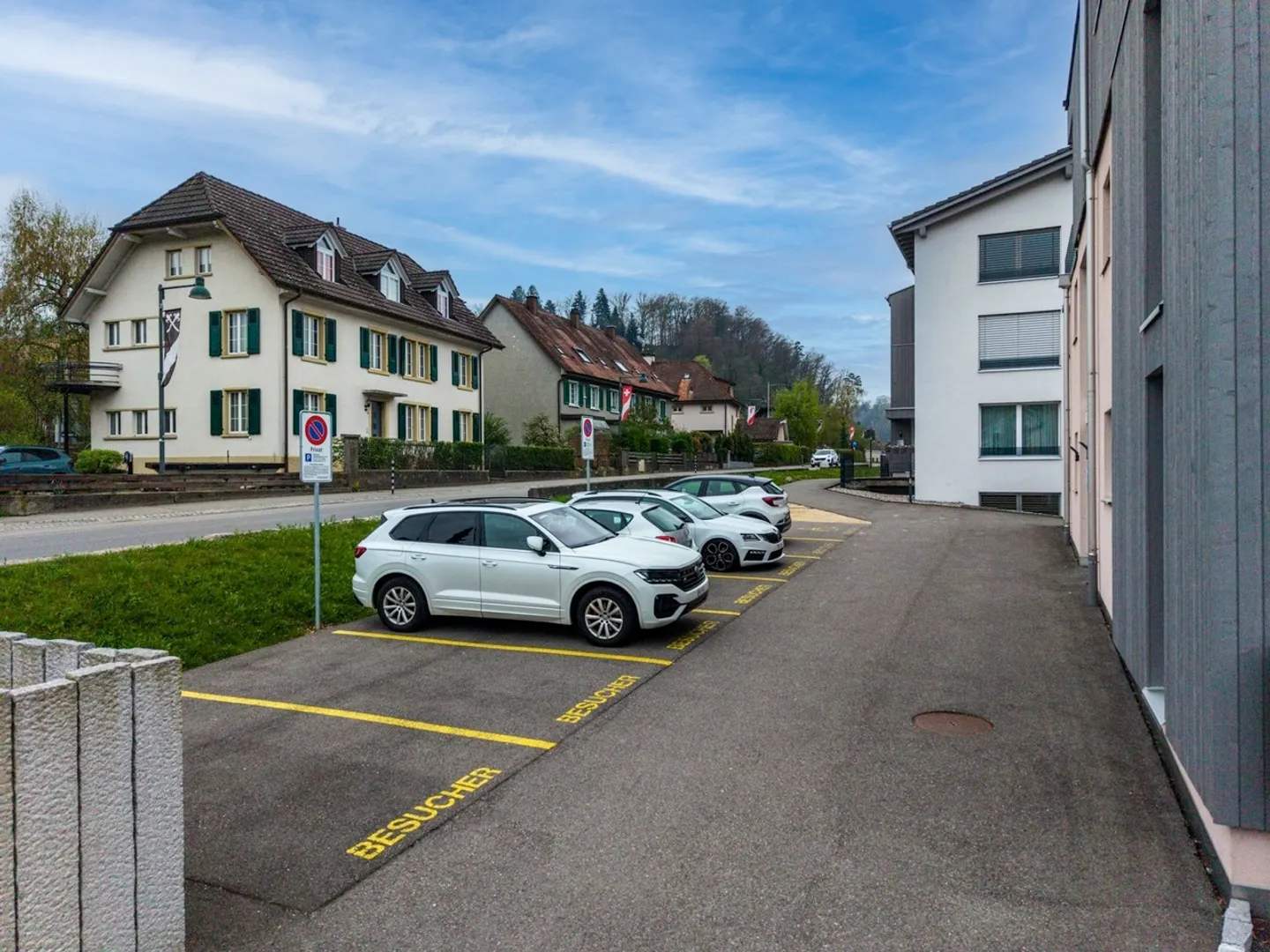 Modern 3.5-room apartment with terrace and garden in Zwingen - Photo 15 of 16