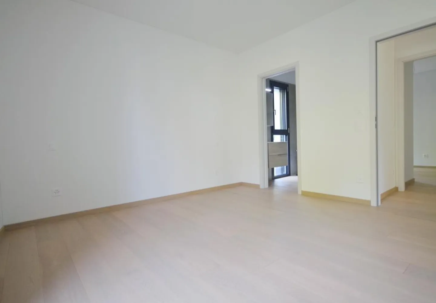Montagnola Arasio, modern 4.5 rooms with private garden - Photo 29 of 29
