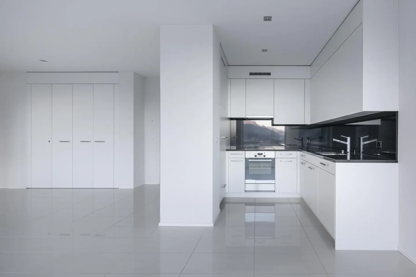 2 1/2 Room Apartment 13th Floor 13.2 - Photo 6 of 11