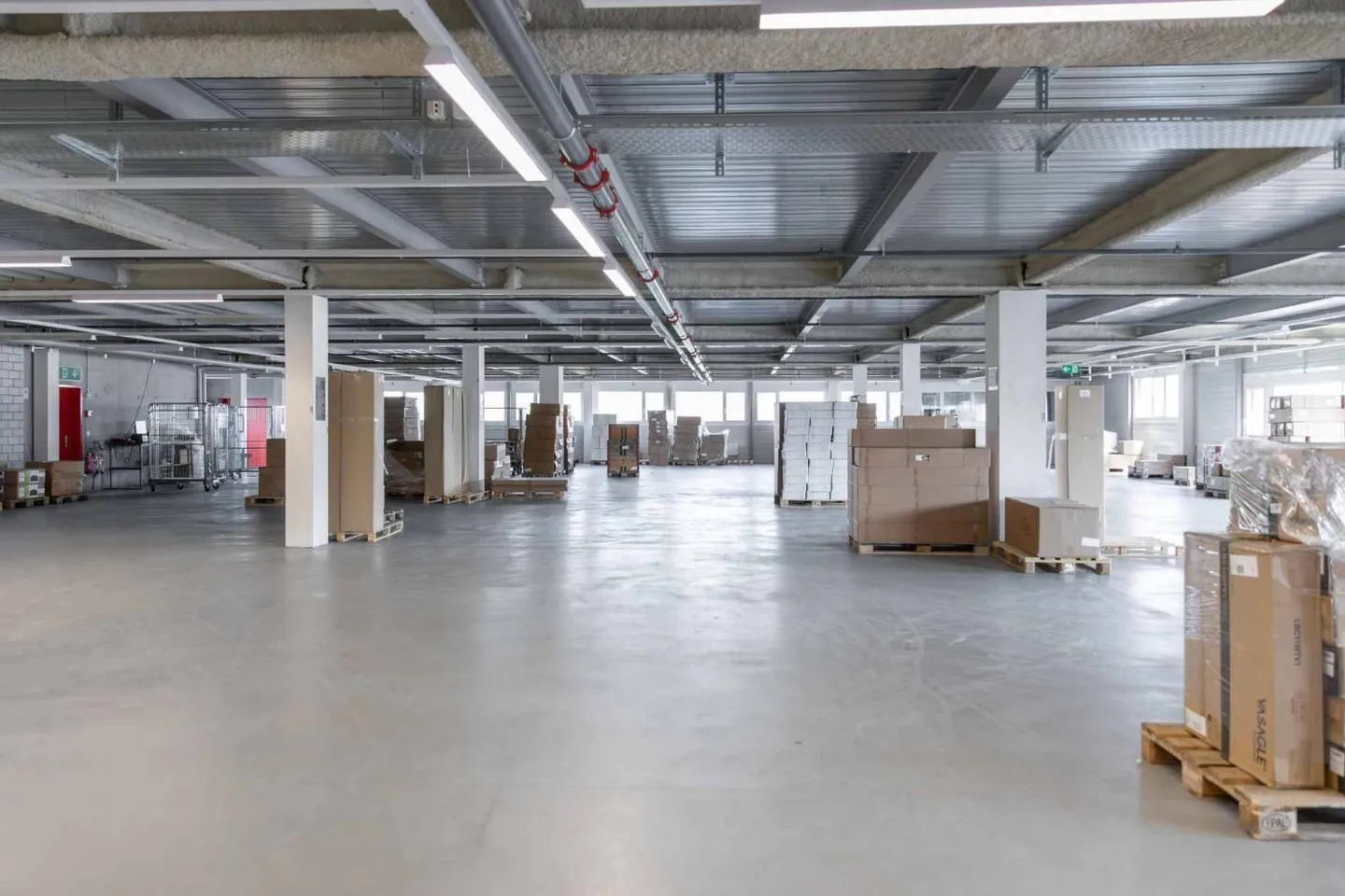 RARE! Espace d'atelier de 500 m² au centre de Genève - Photo 1 sur 13