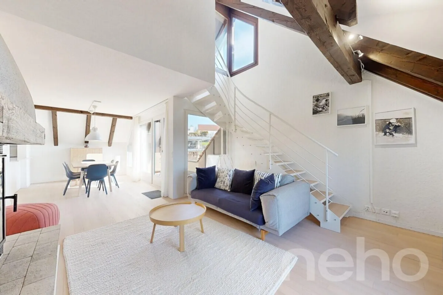 Light-flooded penthouse duplex in a quiet location in Zurich-Witikon - Photo 5 of 12