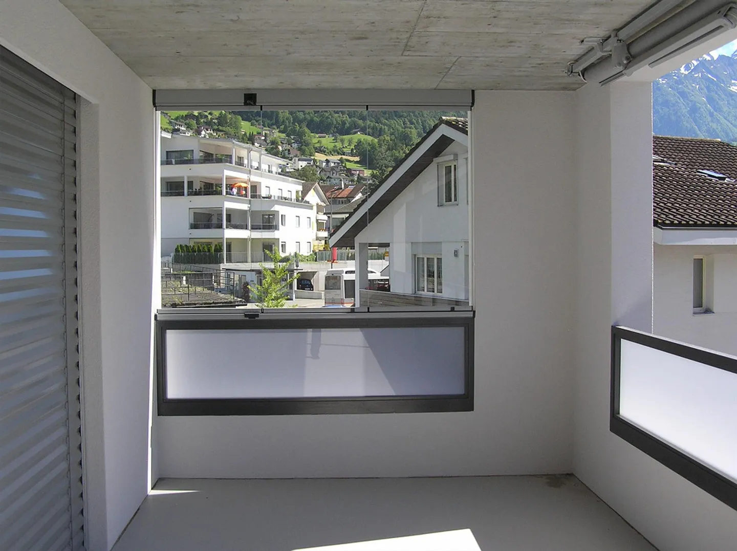 Attractive 5.5 Room Apartment on the 1st Floor - Photo 12 of 14