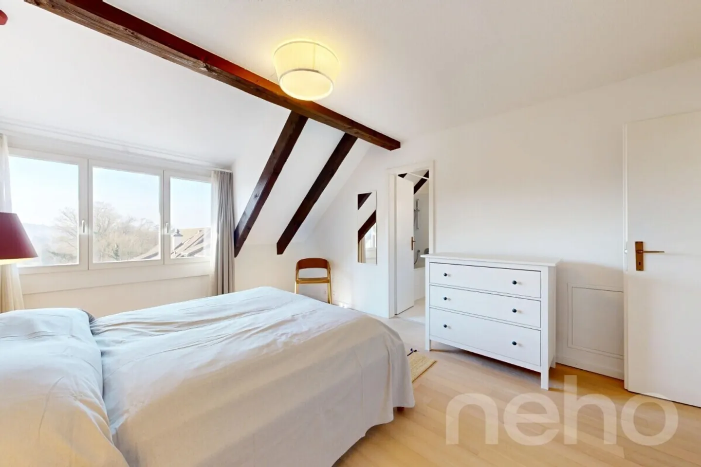 Light-flooded penthouse duplex in a quiet location in Zurich-Witikon - Photo 10 of 12