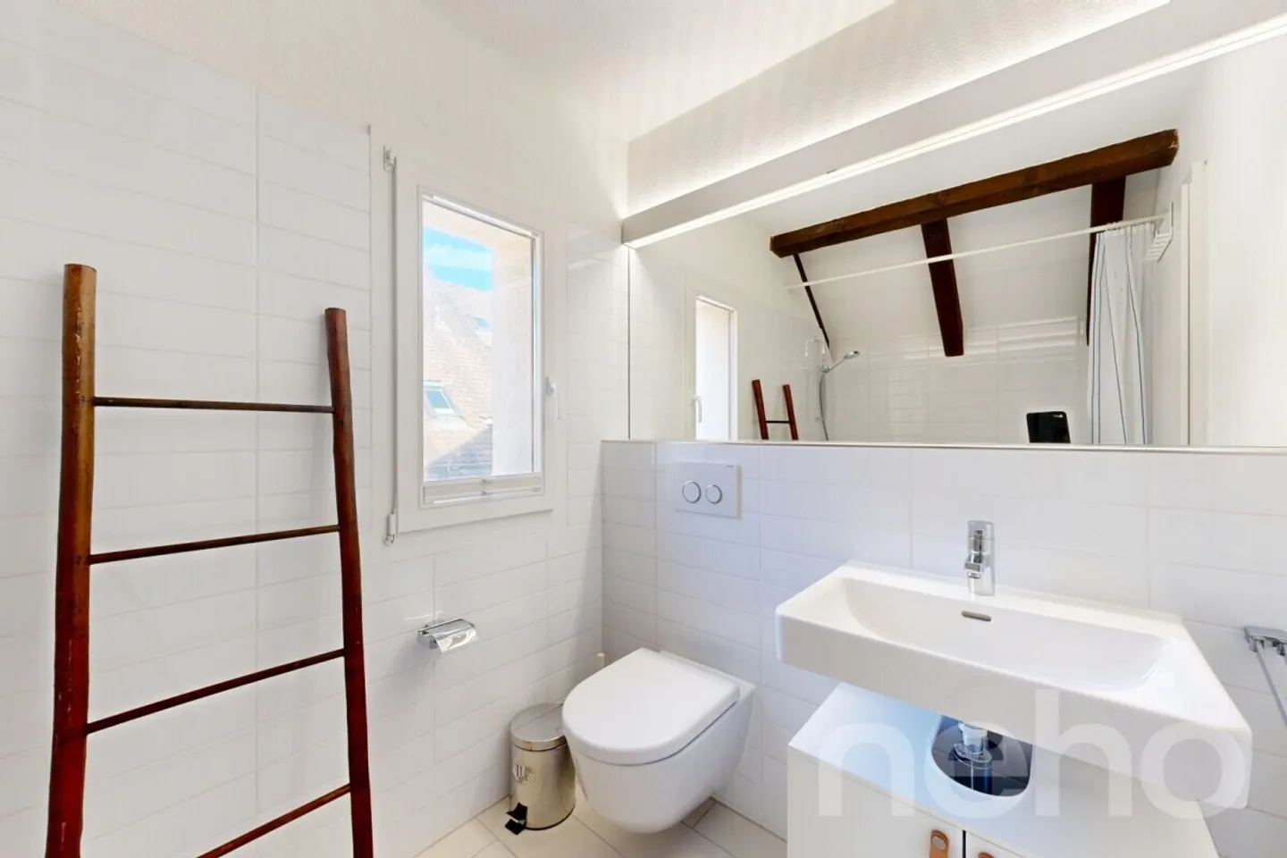 Light-flooded penthouse duplex in a quiet location in Zurich-Witikon - Photo 11 of 12