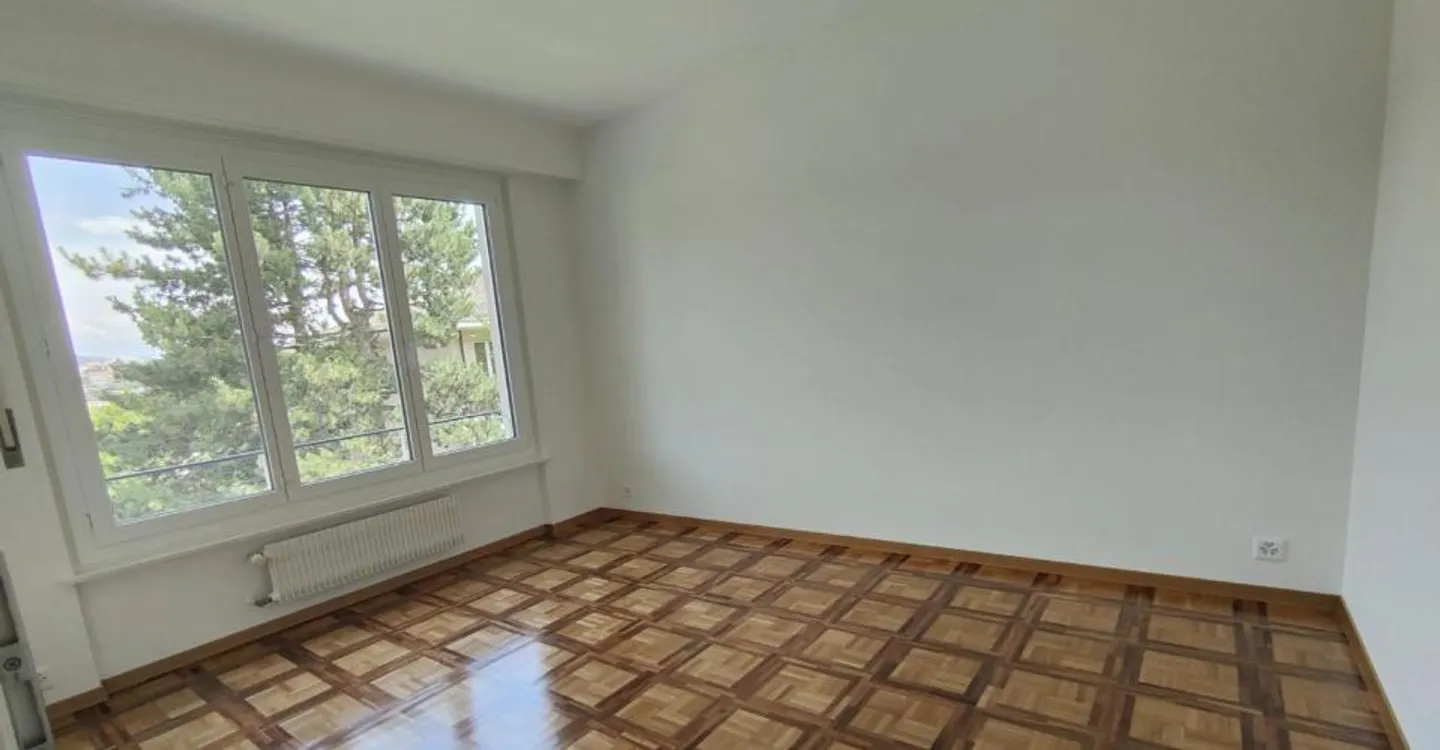 FOR RENT - 2.5 room apartment on the 2nd floor with balcony in Pully - Photo 4 of 6
