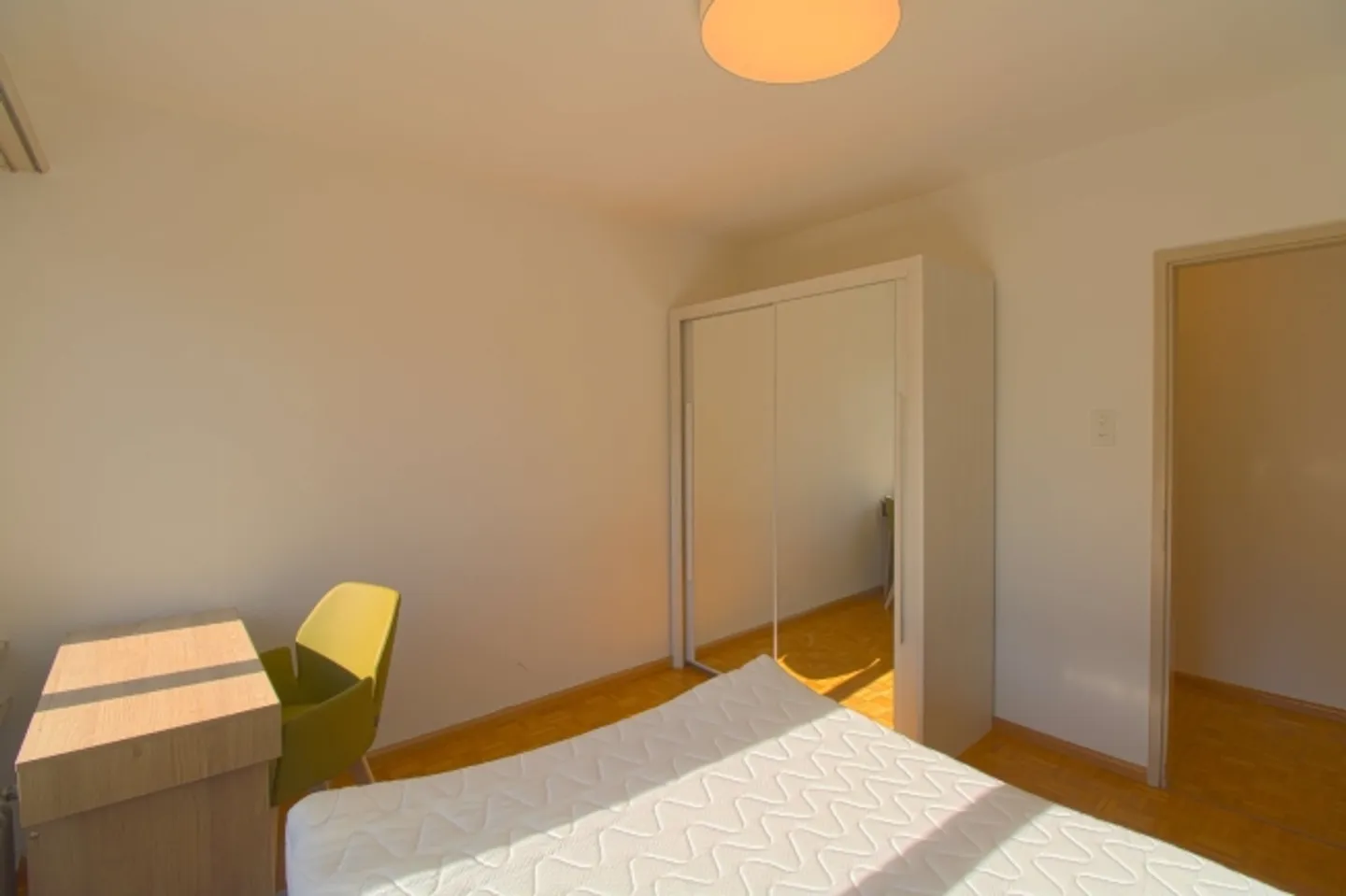 Möbliertes WG-Zimmer in der Nähe vom Claraplatz - Foto 1 von 11