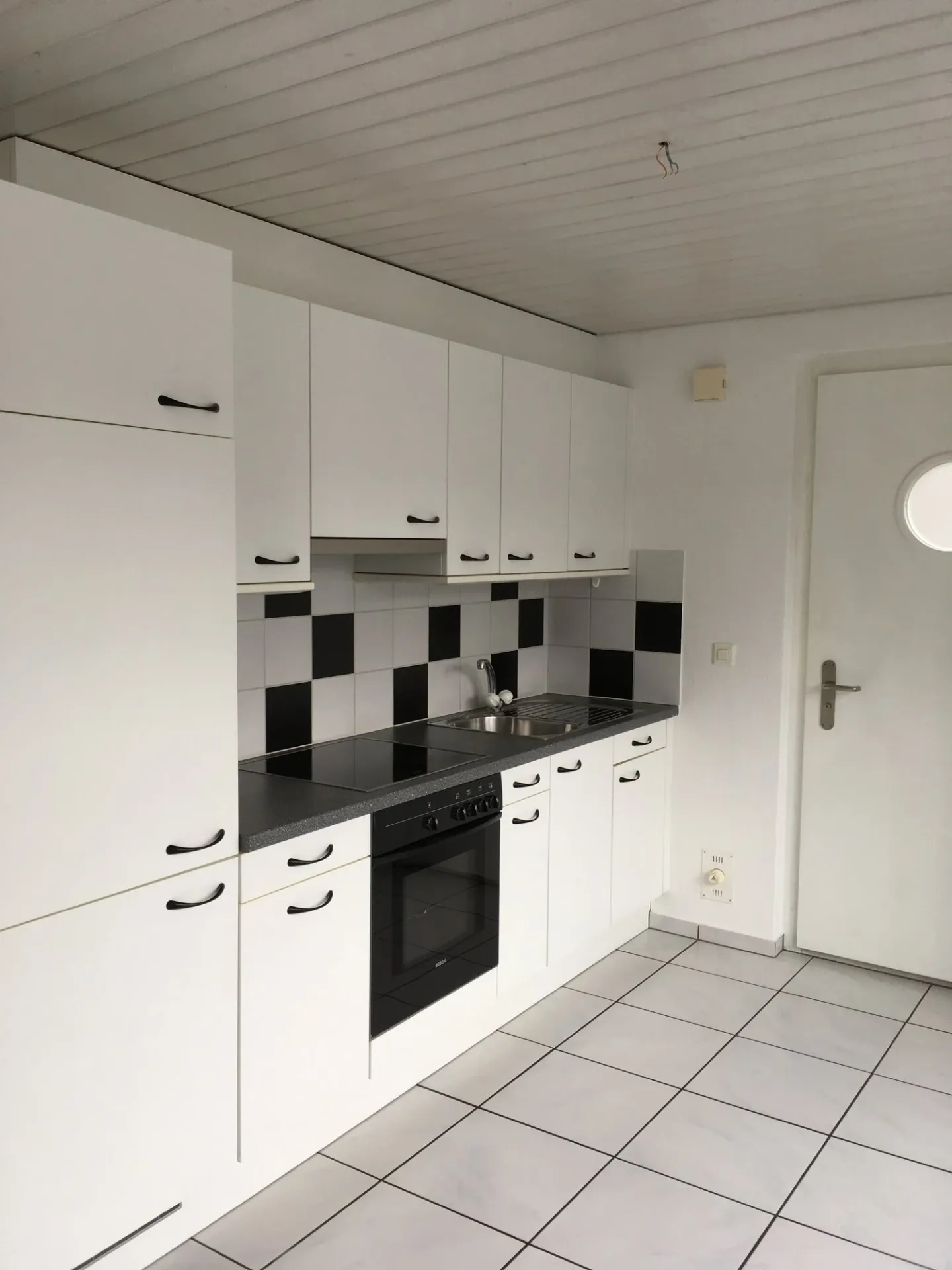 2 Room Office Space in Central Location - Available Immediately in Sissach BL - Photo 1 of 11