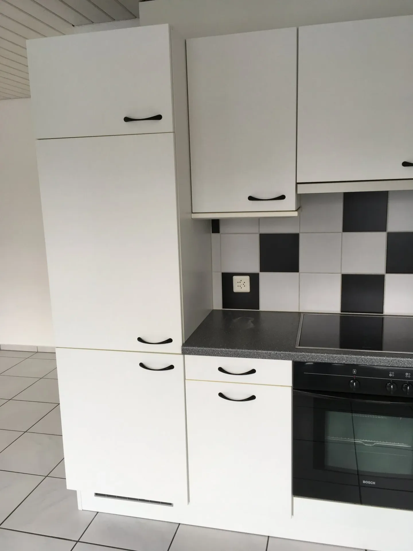 2 Room Office Space in Central Location - Available Immediately in Sissach BL - Photo 3 of 11
