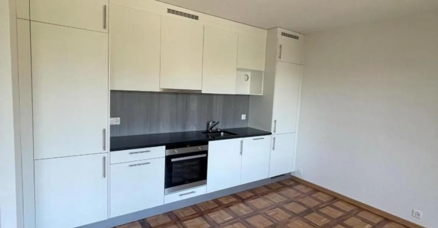 FOR RENT - 2.5 room apartment on the 2nd floor with balcony in Pully - Photo 3 of 6