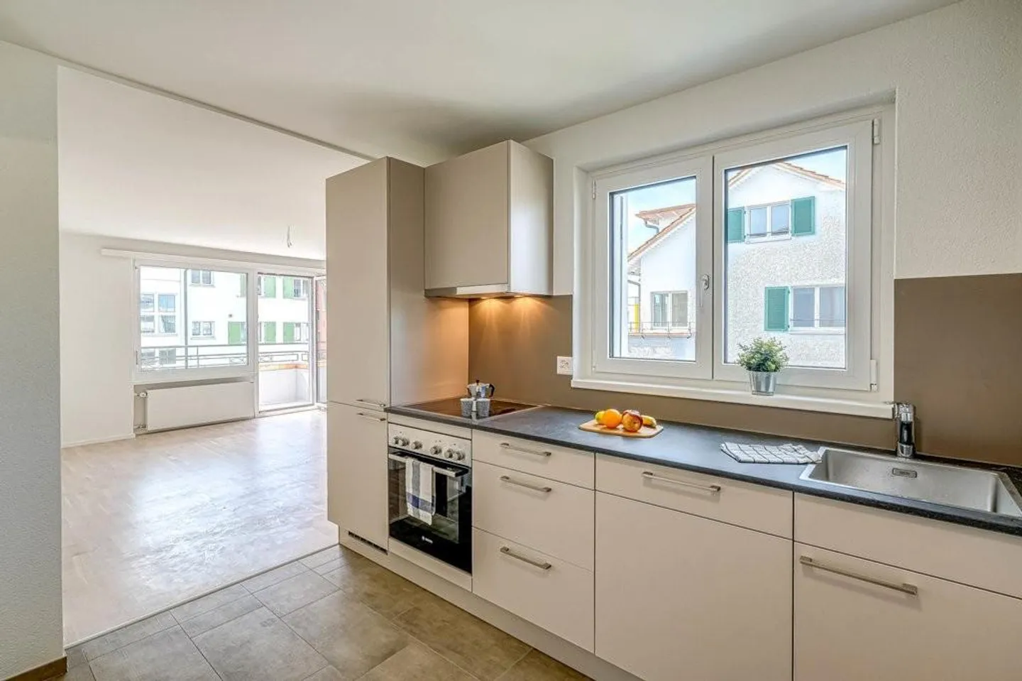 Stiamo cercando proprio te - Foto 4 di 8