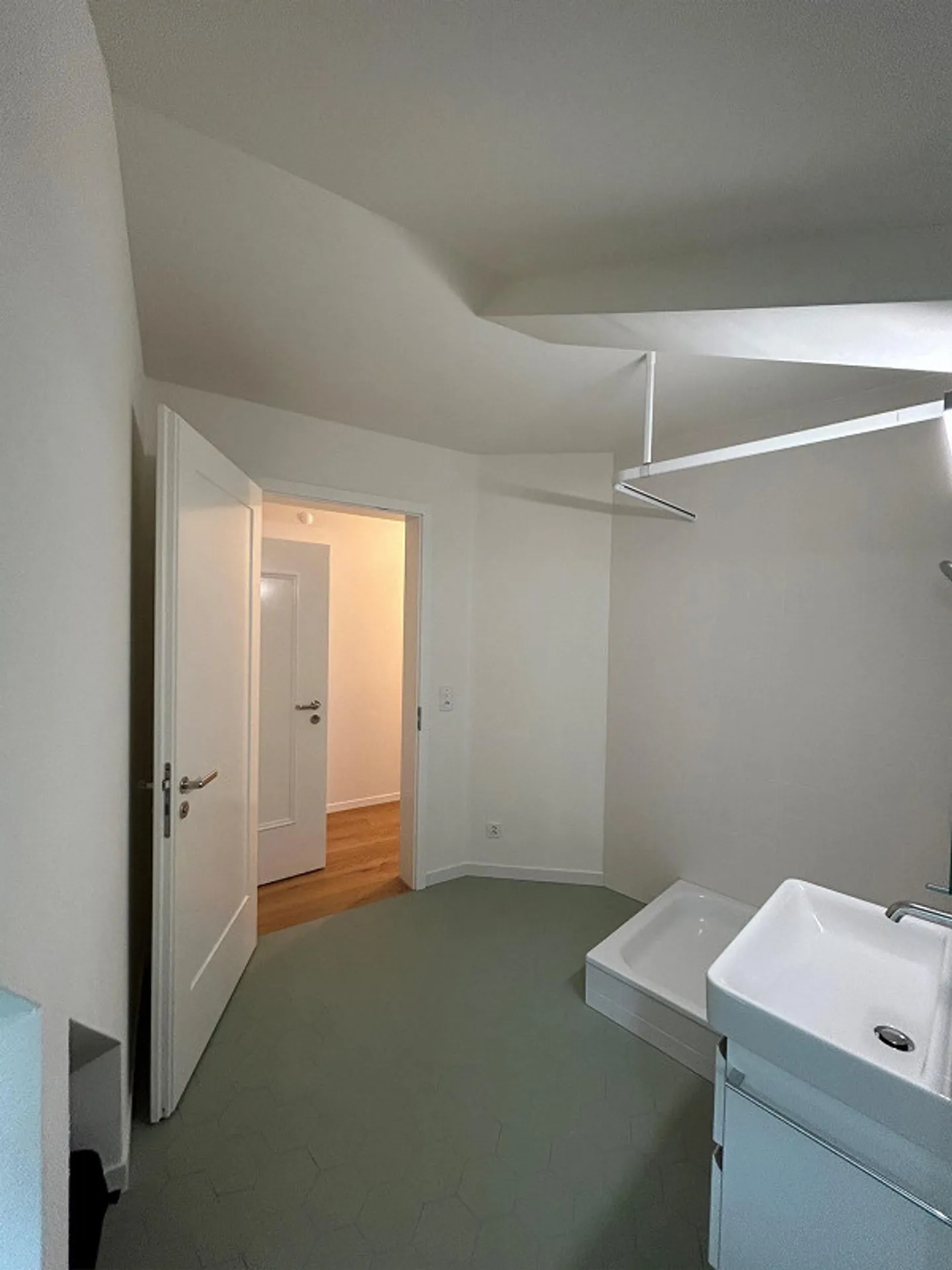 Modern ausgebaute Bürofläche direkt an der Hardbrücke - Foto 7 von 10