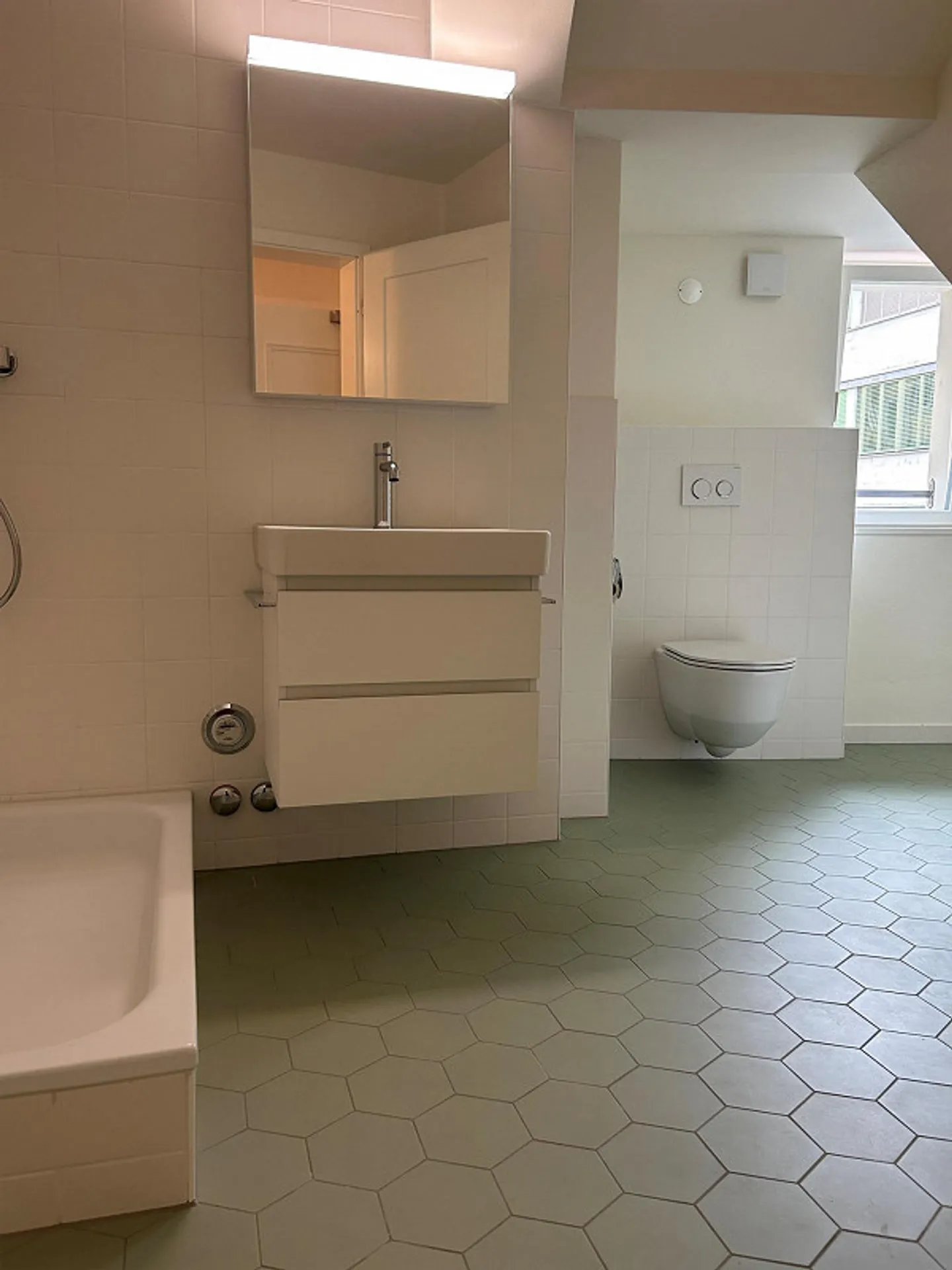 Modern ausgebaute Bürofläche direkt an der Hardbrücke - Foto 6 von 10