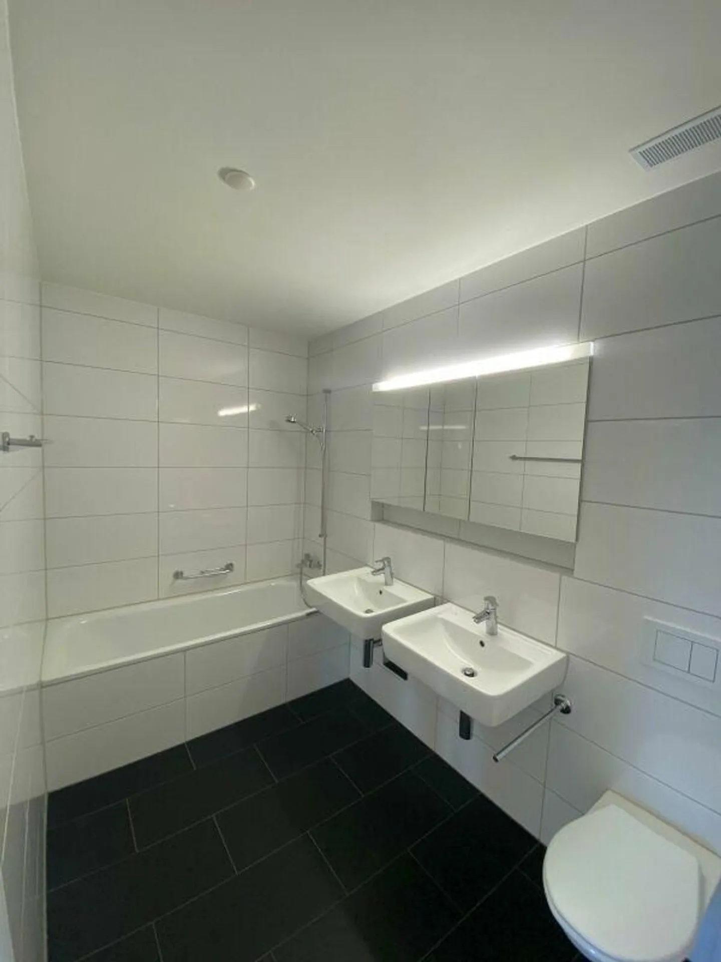 Moderne 3.5 Zimmer-Wohnung an top Lage - Foto 8 von 10