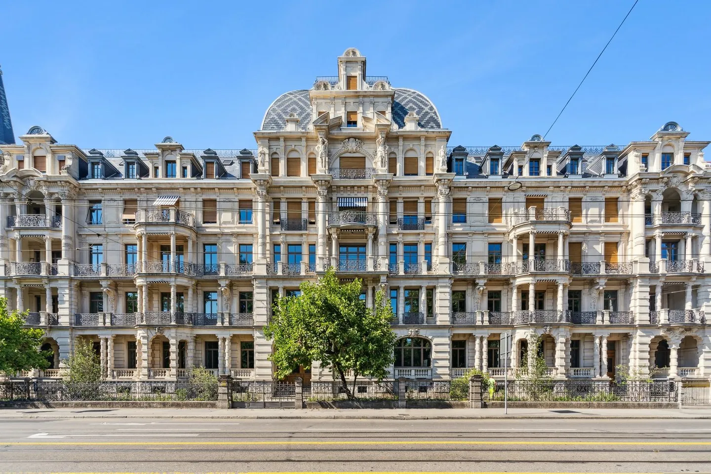 Ihr neues Office im prestigeträchtigen Weissen Schloss direkt am Zürichsee - Foto 1 von 9