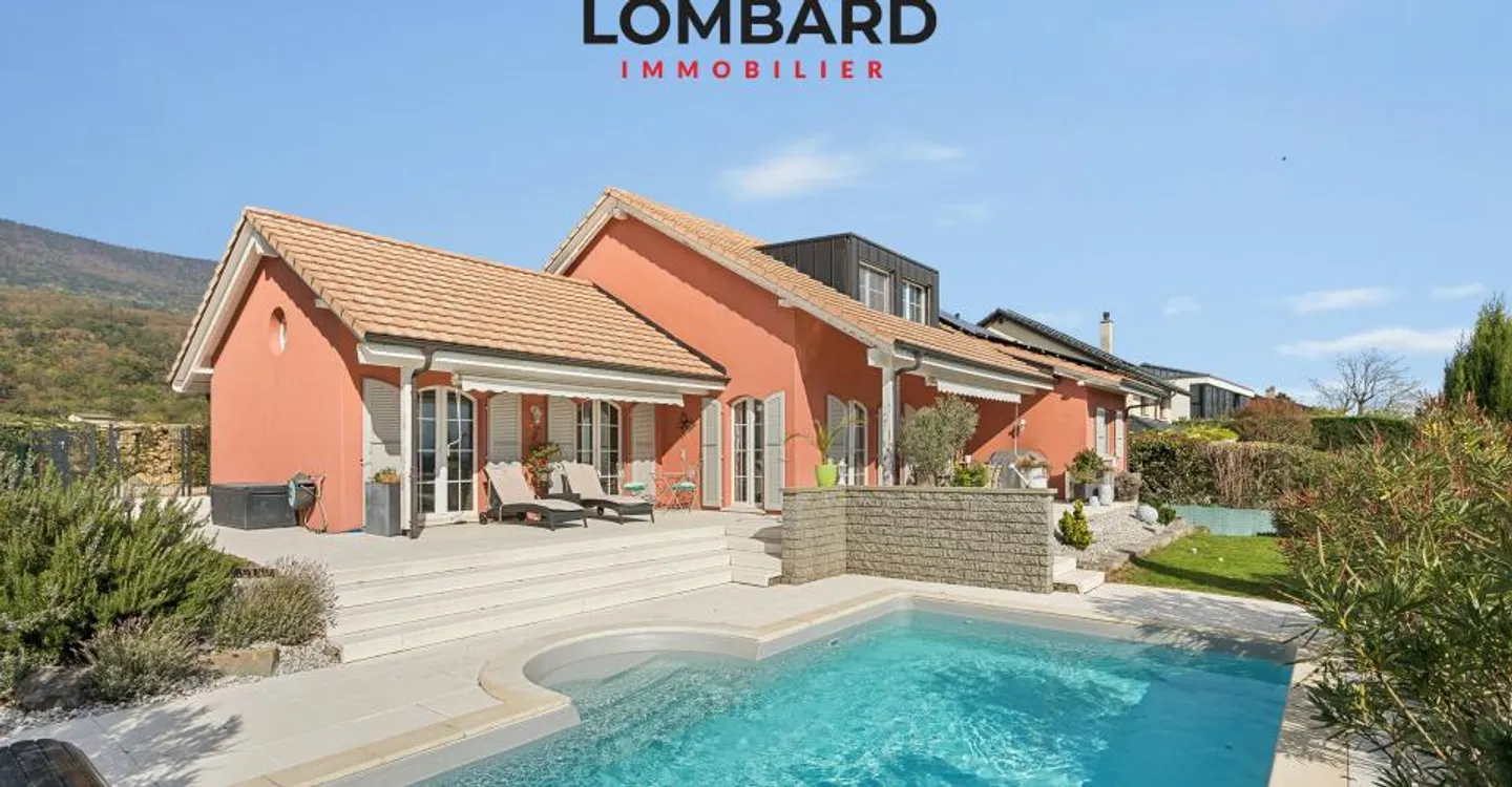 Spacious individual villa with panoramic view of the Alps - Photo 1 of 13