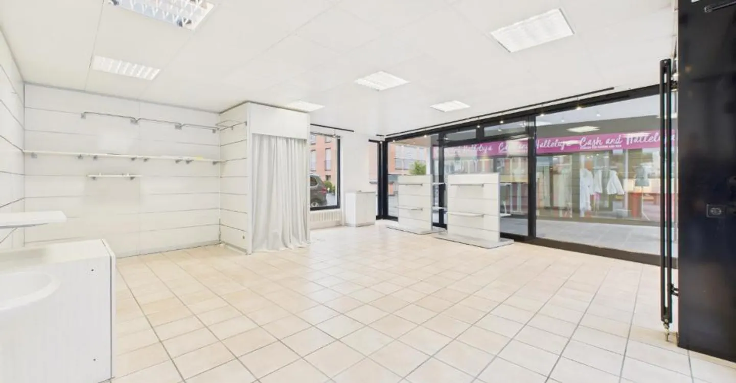 Charming commercial space in Ascona - Photo 1 of 6