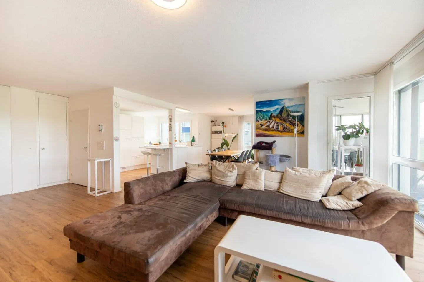 Spacieux, lumineux et moderne - appartement de 5,5 pièces avec vue magnifique - Photo 7 sur 28