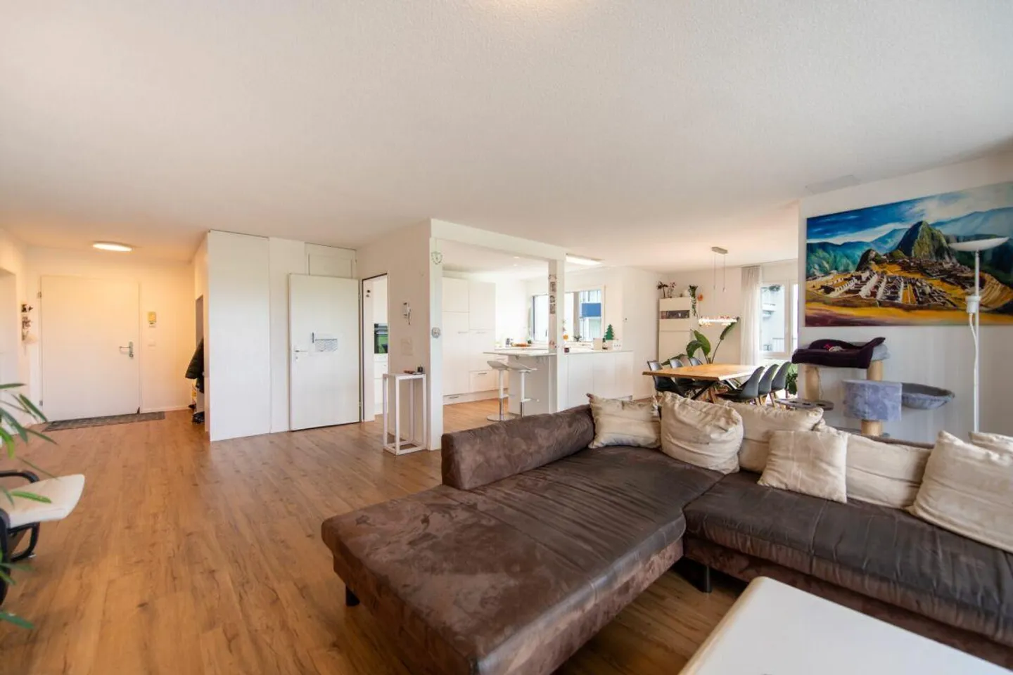 Spacieux, lumineux et moderne - appartement de 5,5 pièces avec vue magnifique - Photo 8 sur 28