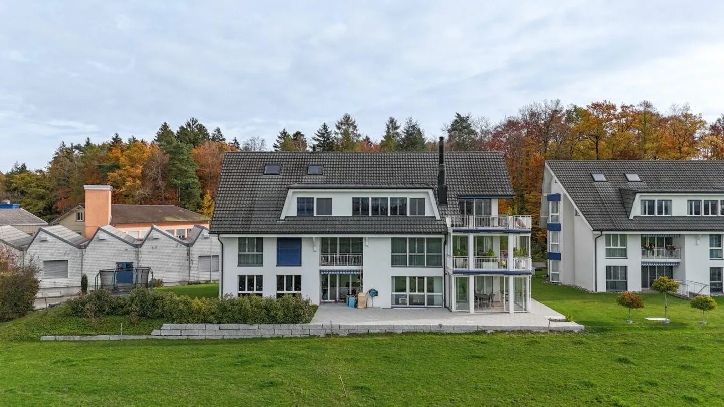 Spacieux, lumineux et moderne - appartement de 5,5 pièces avec vue magnifique - Photo 25 sur 28