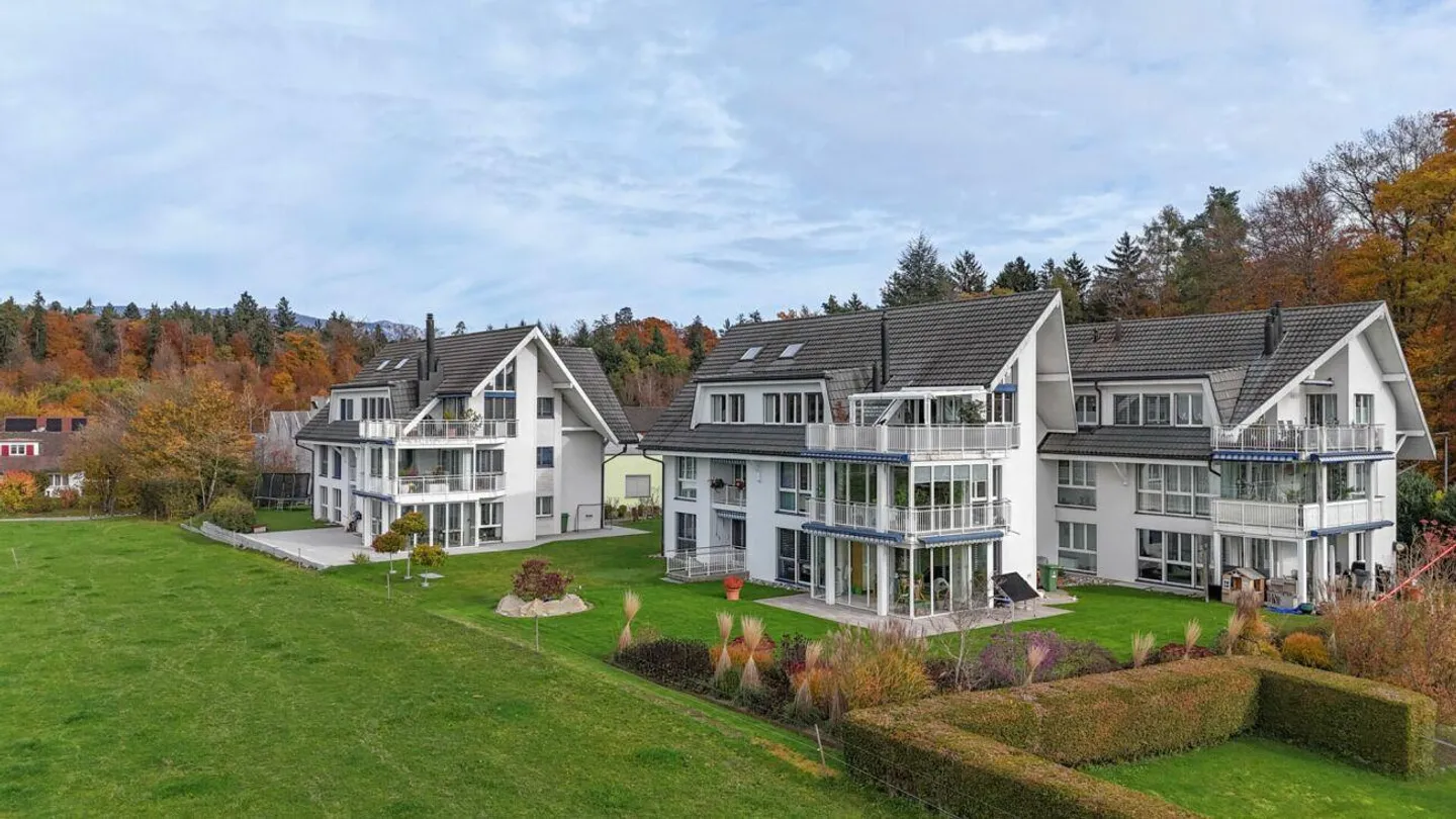 Spacieux, lumineux et moderne - appartement de 5,5 pièces avec vue magnifique - Photo 27 sur 28