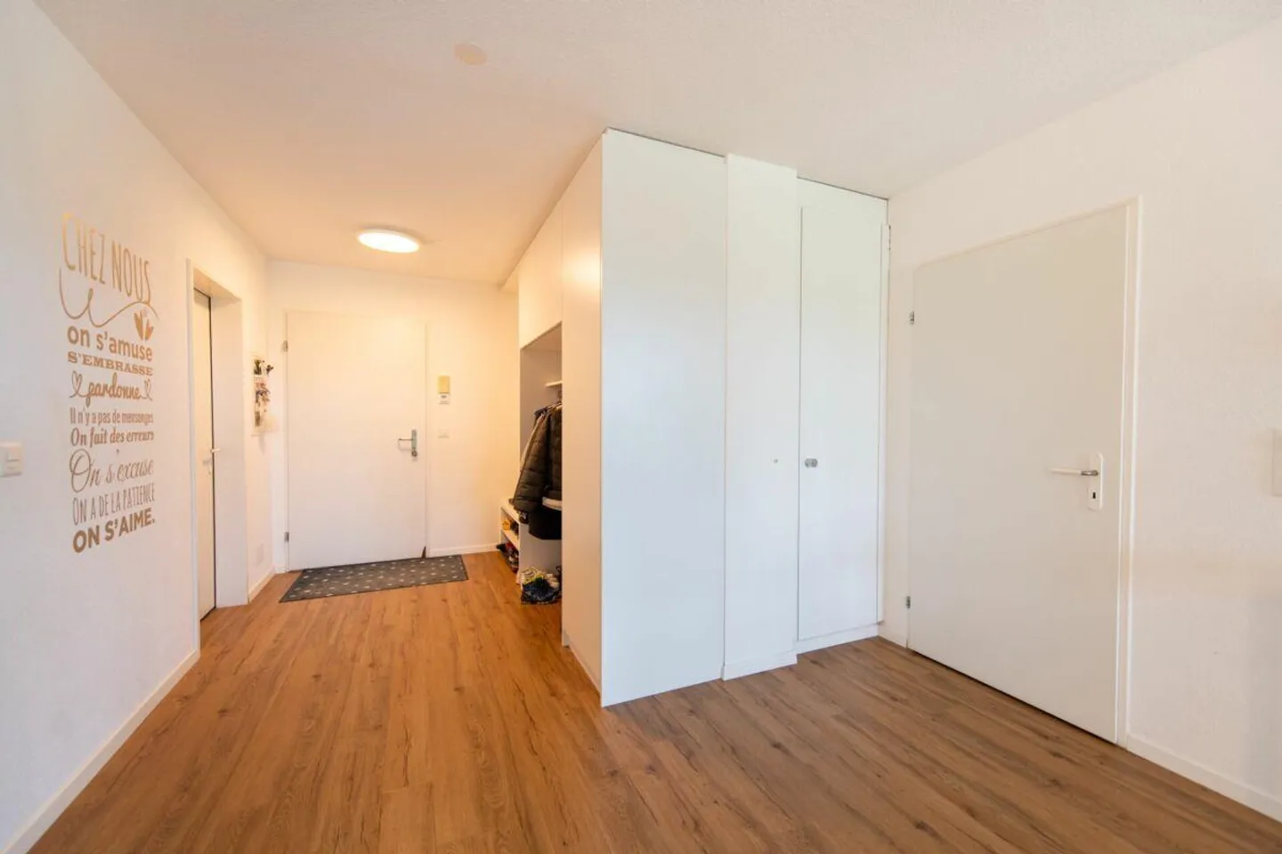 Spacieux, lumineux et moderne - appartement de 5,5 pièces avec vue magnifique - Photo 10 sur 28