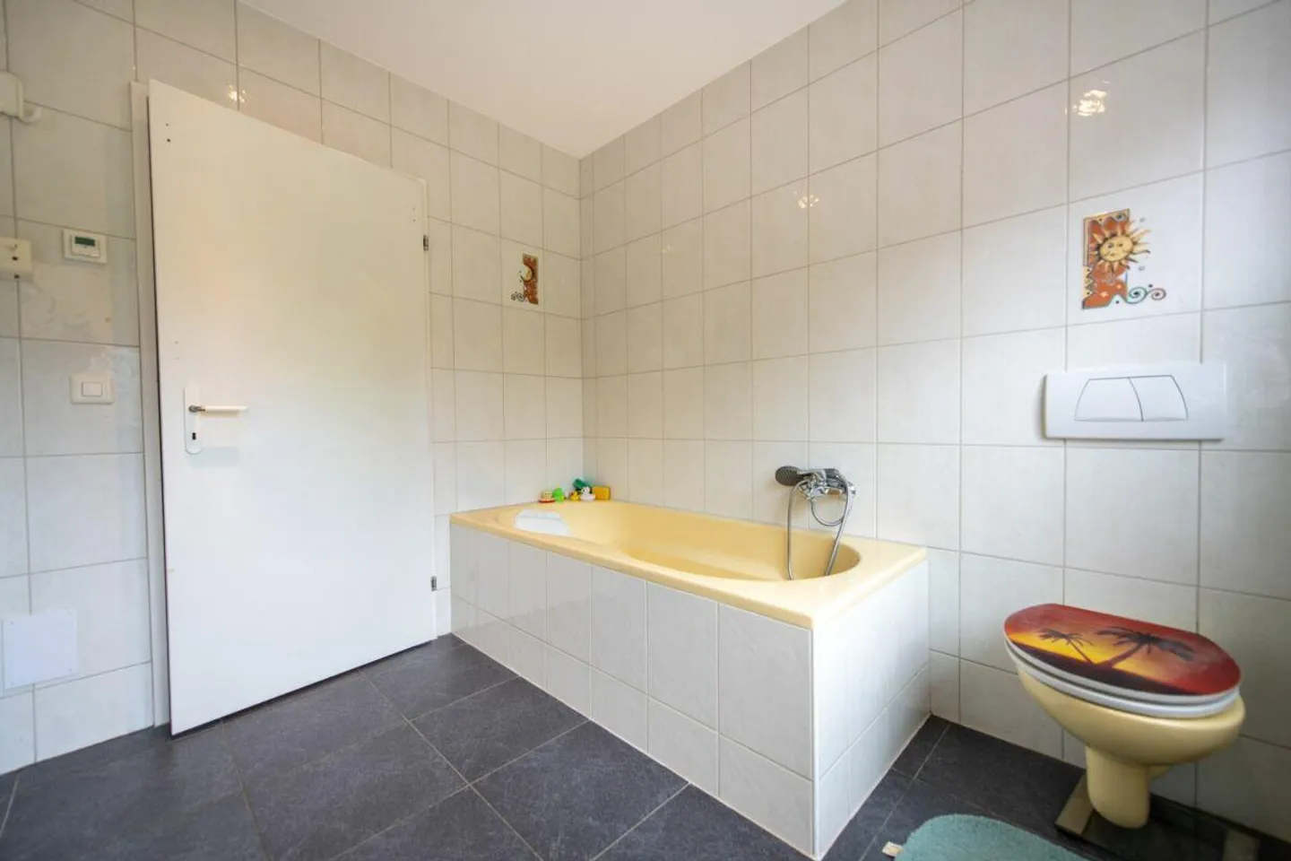 Spacieux, lumineux et moderne - appartement de 5,5 pièces avec vue magnifique - Photo 15 sur 28