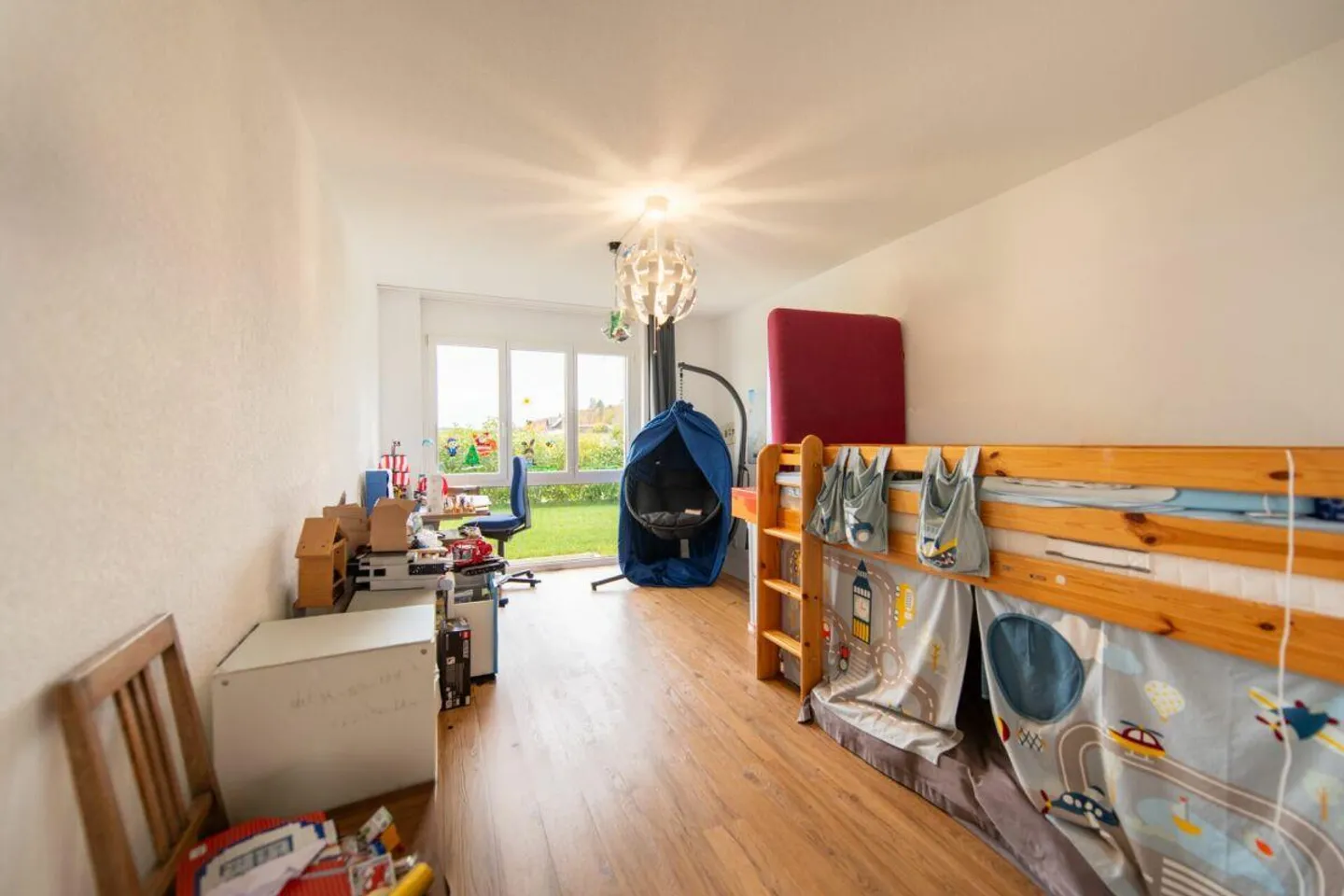 Spacieux, lumineux et moderne - appartement de 5,5 pièces avec vue magnifique - Photo 17 sur 28