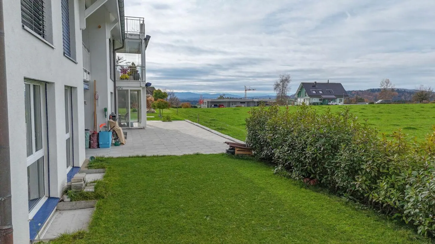 Spacieux, lumineux et moderne - appartement de 5,5 pièces avec vue magnifique - Photo 22 sur 28