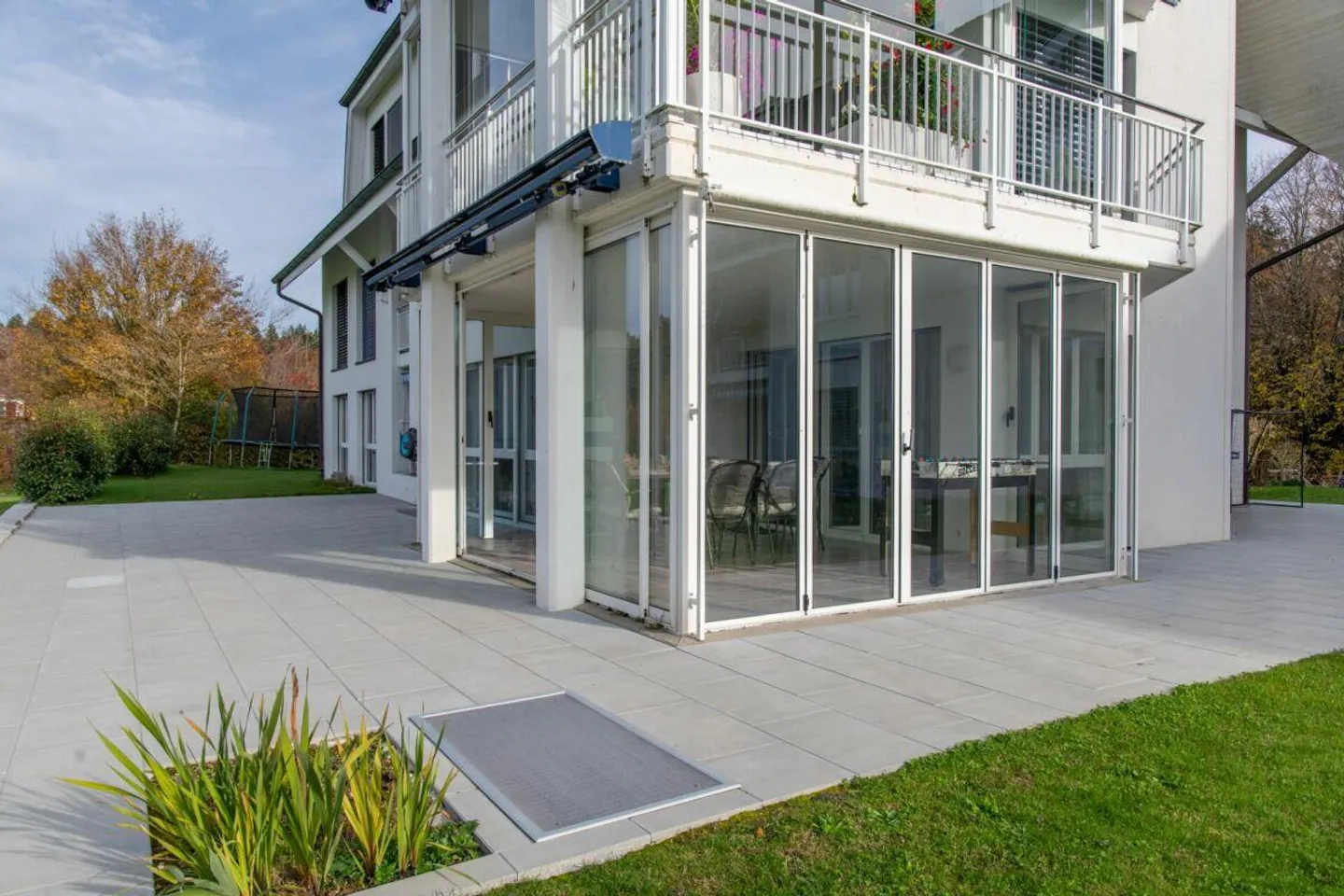 Spacieux, lumineux et moderne - appartement de 5,5 pièces avec vue magnifique - Photo 23 sur 28