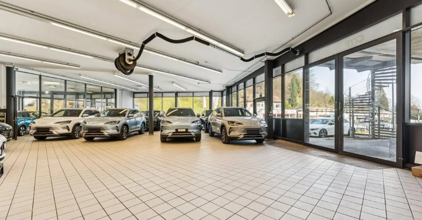Sales Area/Showroom for Rent! - Photo 4 of 10