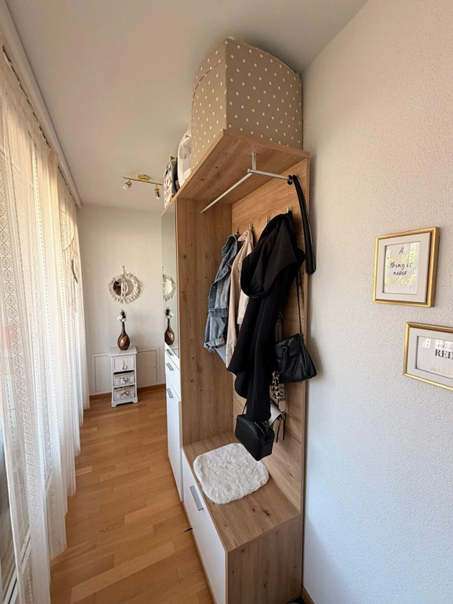 Bright 2.5 Room Apartment Directly by the Lake - Photo 9 of 10
