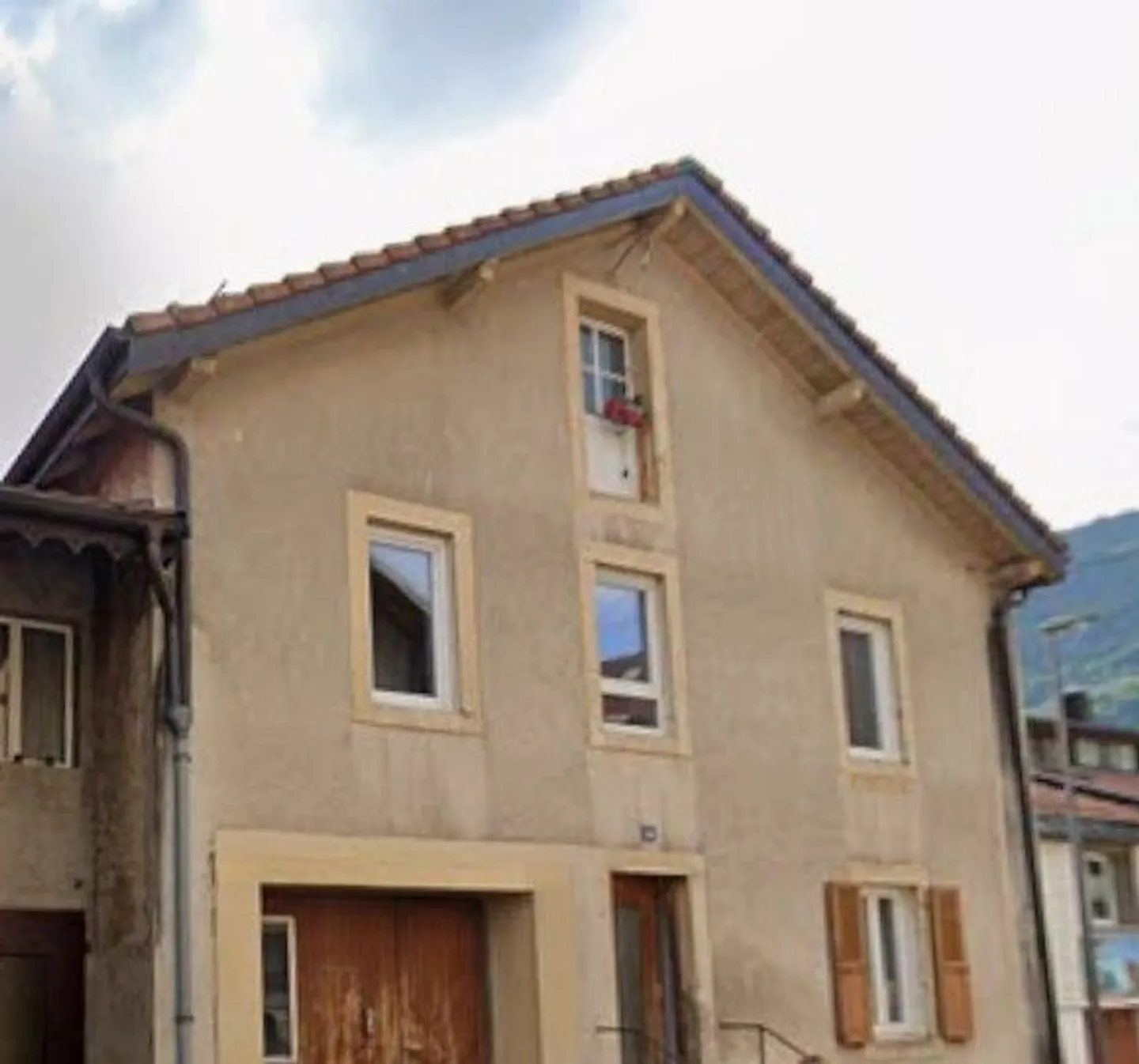 Auction Property with Garage - Photo 1 of 13