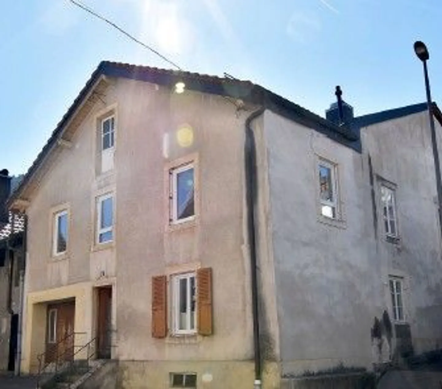 Auction Property with Garage - Photo 4 of 13