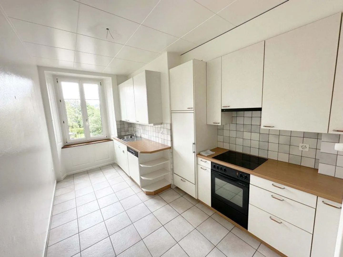 05596 - Geräumige 5-Zimmer-Wohnung - J.-F.-Houriet 3 - Le Locle - Foto 1 von 4