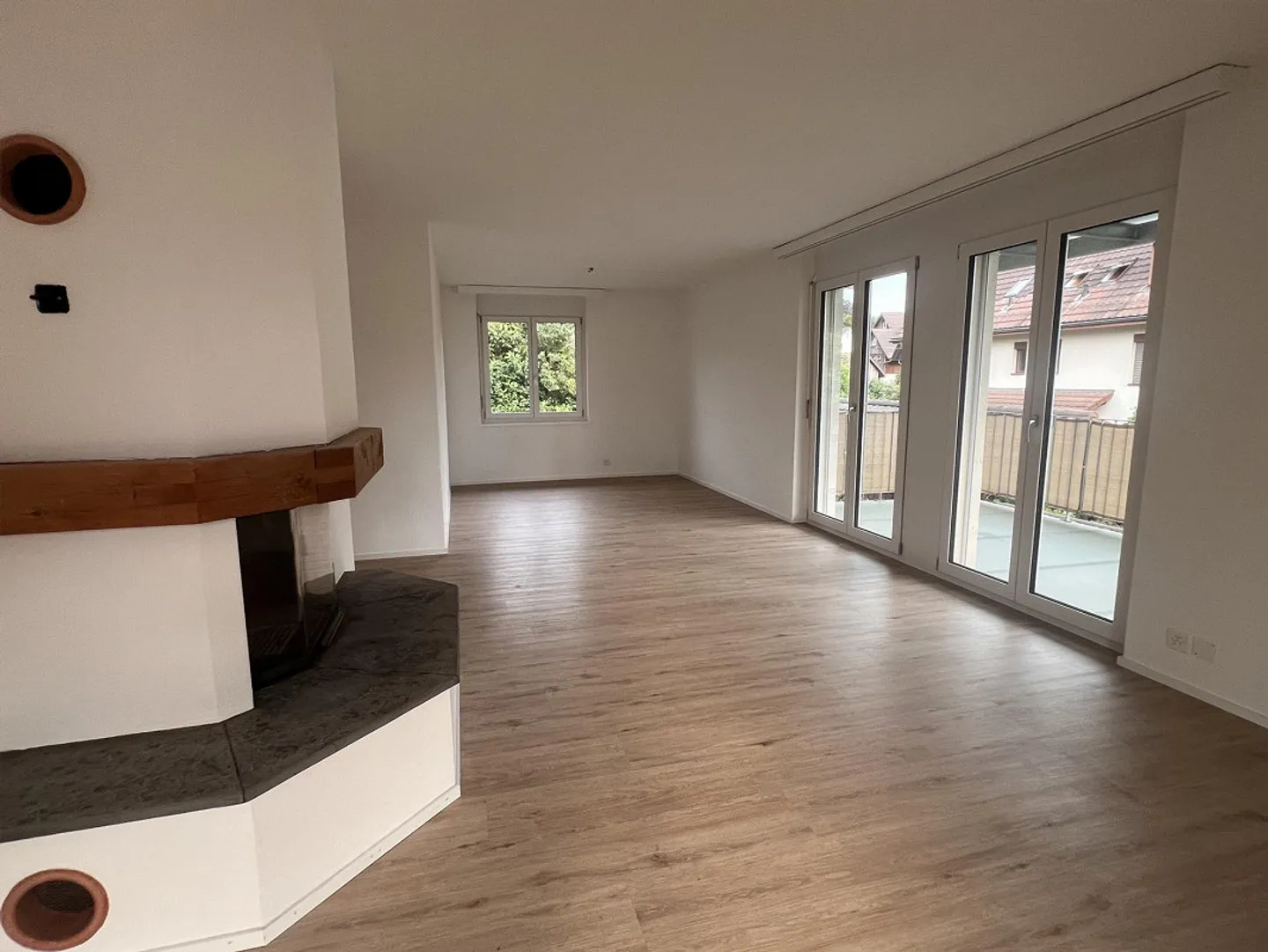 Attractive bright 4.5-room apartment with 2 balconies in a quiet location in Dorf - Photo 1 of 8