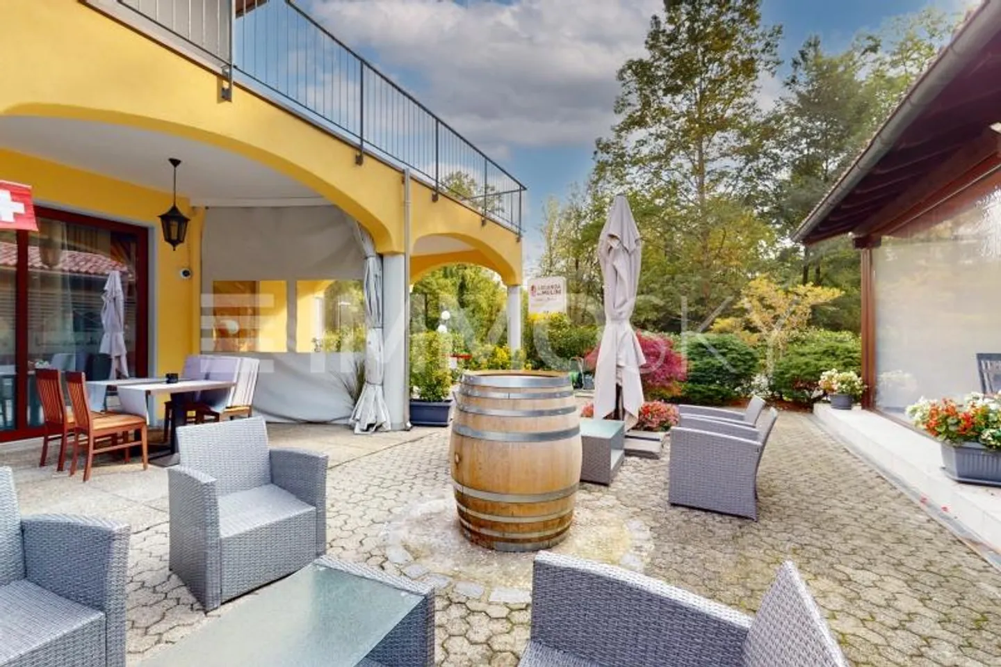 Commercial for sale - Photo 1 of 5