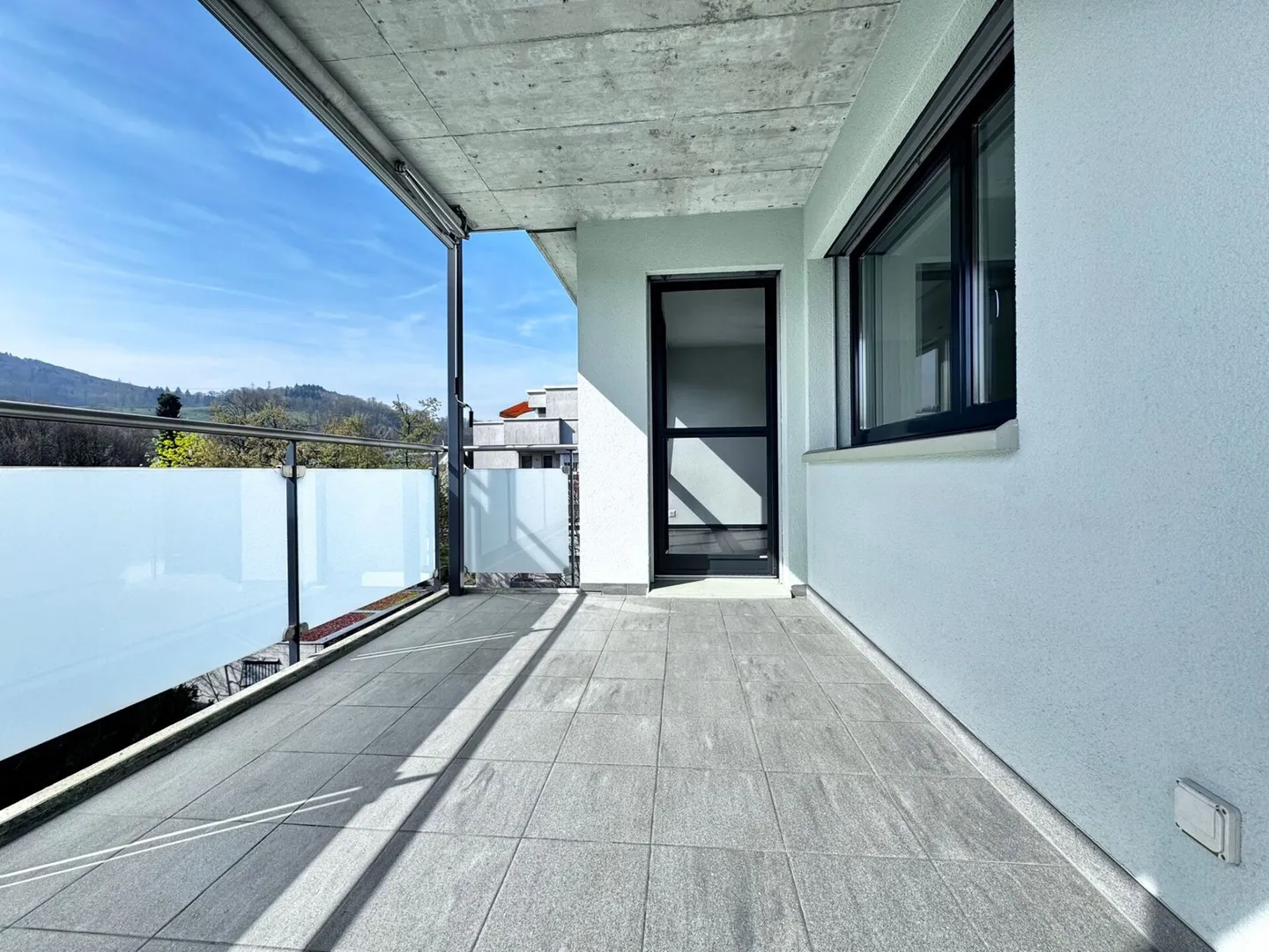 Appartement 2.5 pièces avec balcon ensoleillé à Pratteln - Photo 4 sur 12