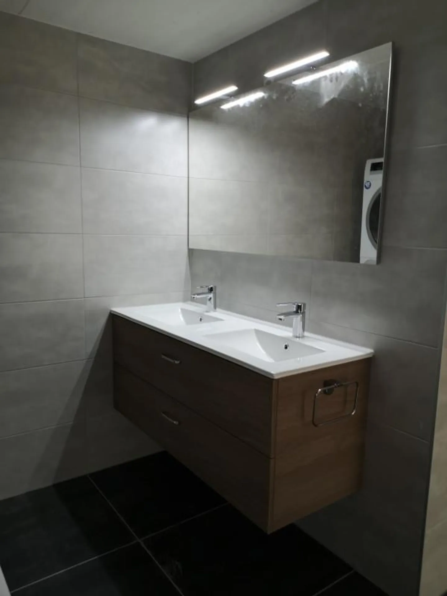 Duplex eccezionale con splendida vista sul Lago di Morat e sulle Alpi - Foto 8 di 13