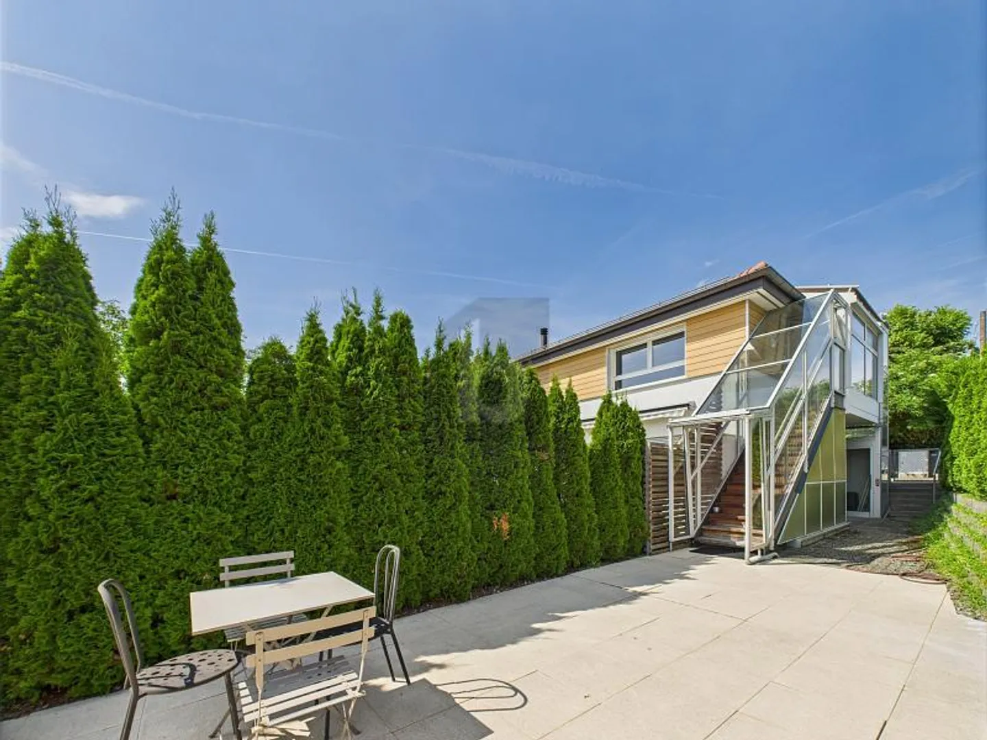 BRIGHT AND FURNISHED ROOM - Photo 1 of 6