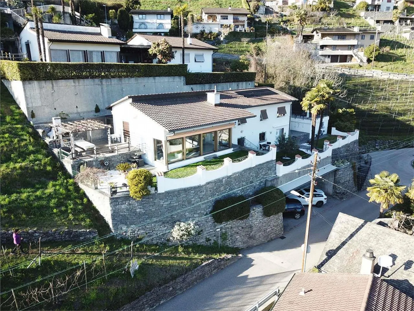 Charmantes Haus mit atemberaubender Aussicht und Pool - Foto 1 von 13