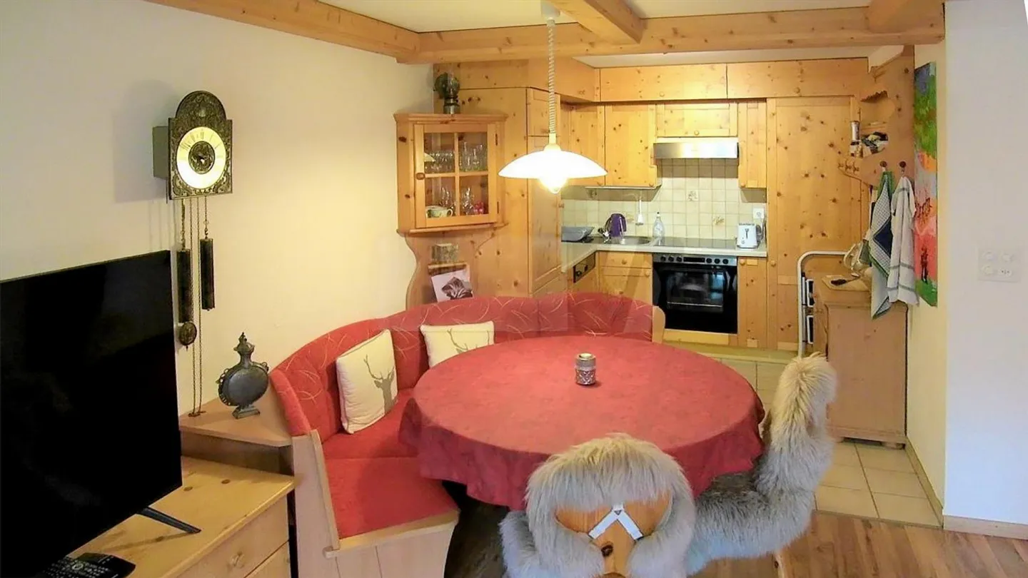 2½-Zimmer Ferienwohnung mit sonniger Weitsicht - Foto 3 von 8