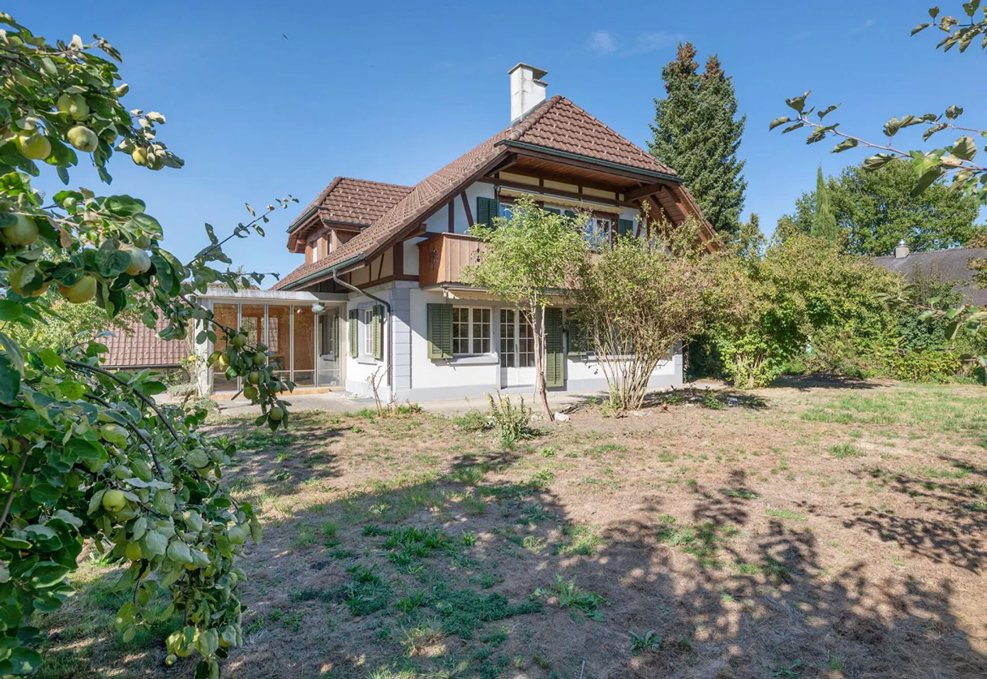 Spacious residential house with plenty of outdoor space in an idyllic location - Photo 2 of 19