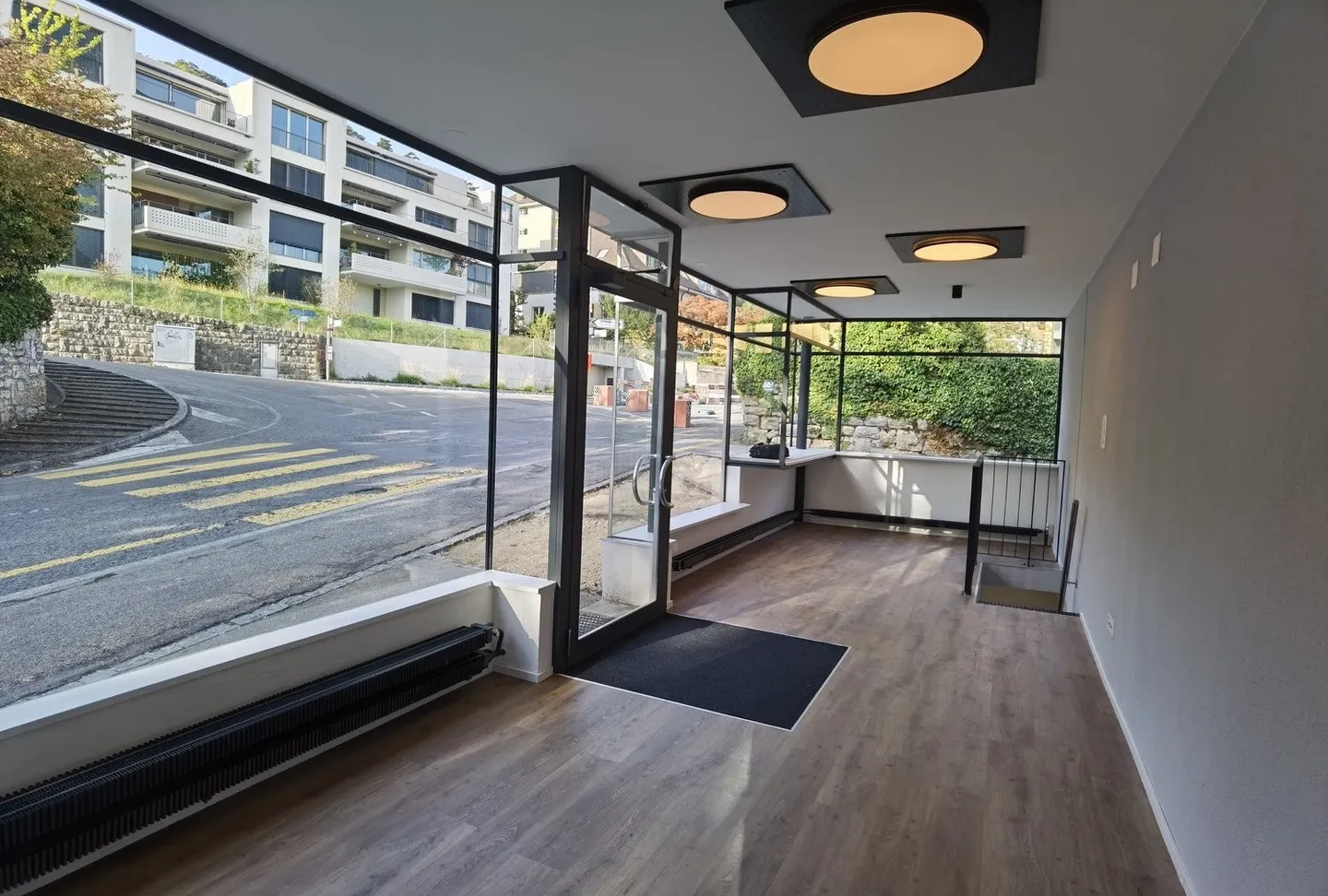 Votre nouveau emplacement à Bienne - lumineux, central et polyvalent - Photo 2 sur 7